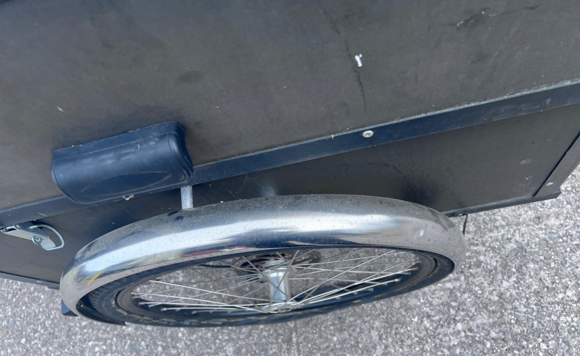 1 x Christiania Three Wheel Event Bike - Single Speed Bike Featuring a Secure Box with Gas Lift Lid - Image 24 of 30