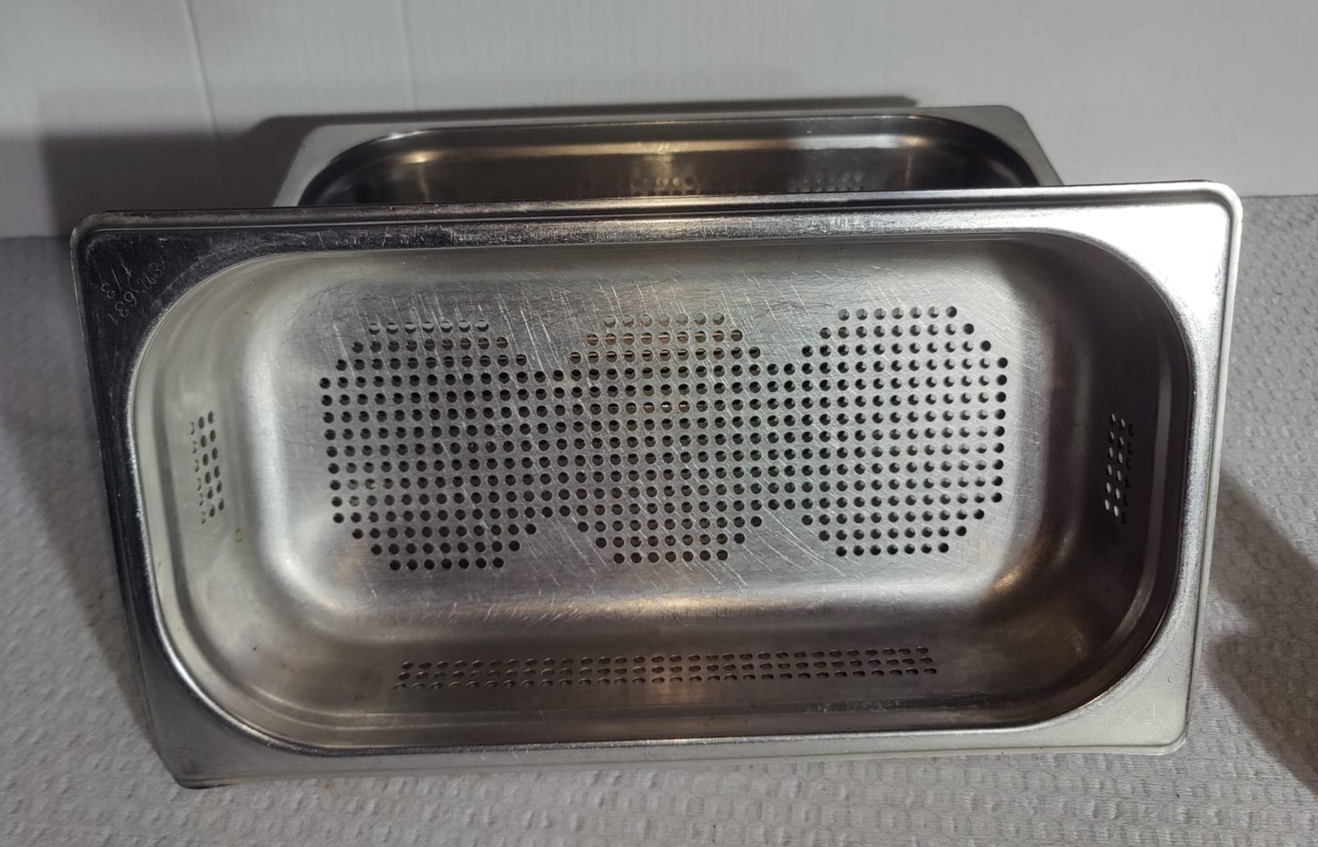 7 x Stainless Steel Perforated Gastronorm Pan - Size: H6 x 32.5 x 17.5 cms - CL011 - Ref: NCE165 Mez