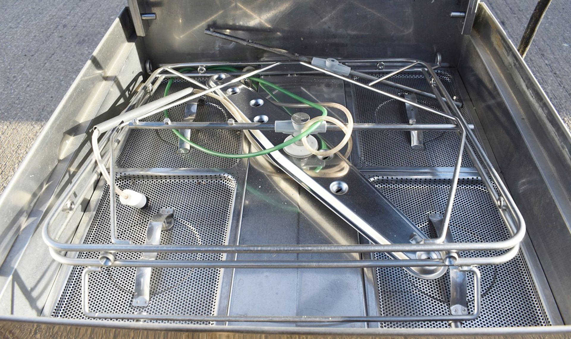 1 x DIHR HT11 Commercial Passthrough Dishwasher - Made in Italy - Dimensions: H138 x W72 x D90cm - Image 2 of 11