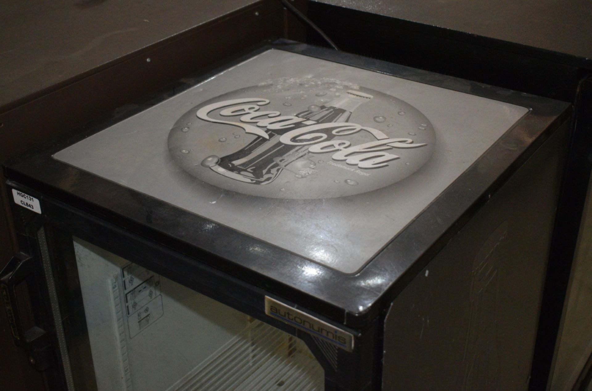 1 x Coca Cola Single Door Bar Fridge - Dimensions: H85 x W50 x D56 cms - Image 3 of 6