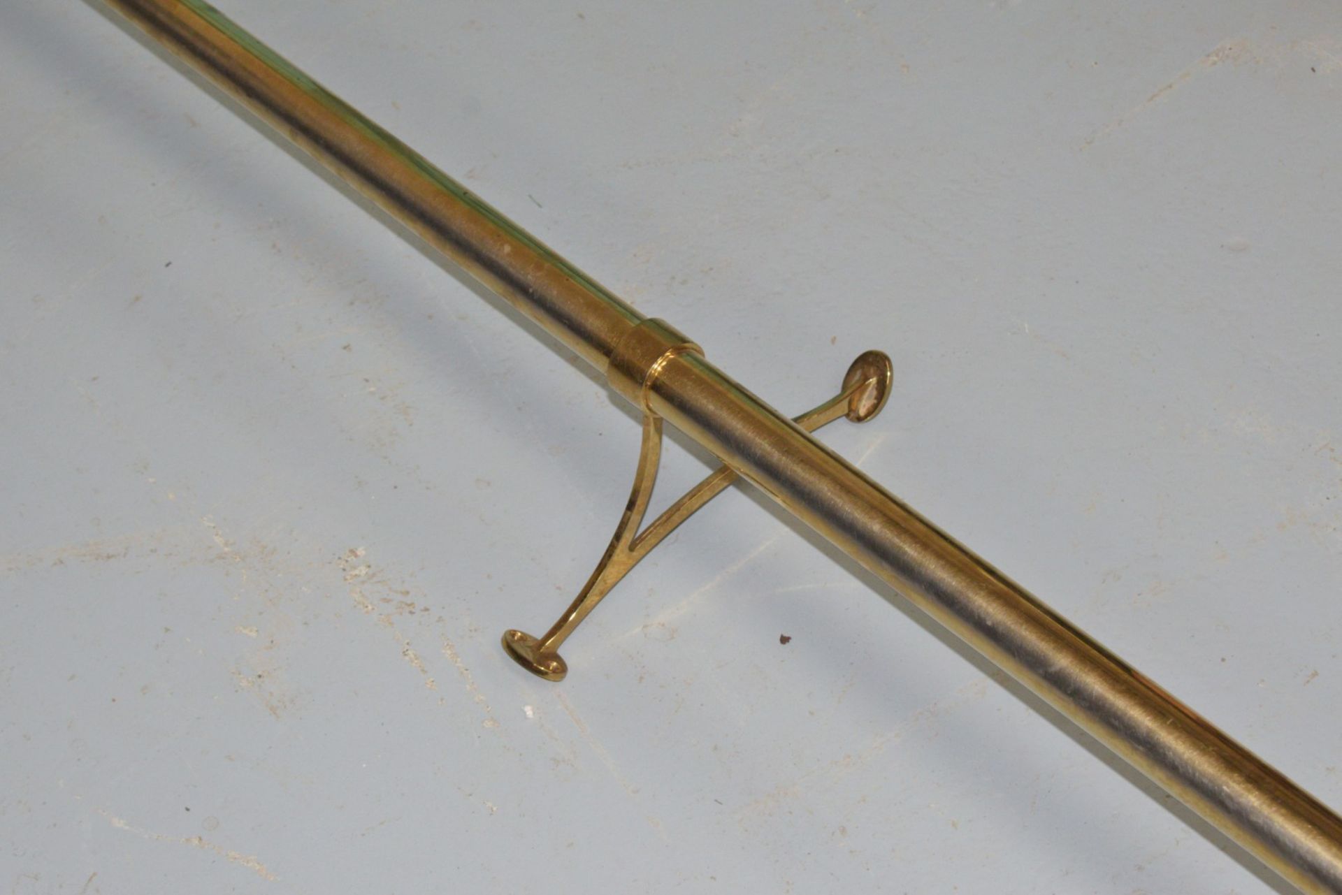 5 x Brass Floor Mounted Foot Rest Bars for Booth Seating - Dimensions: L190 x W22 x D20 cms - Image 3 of 7
