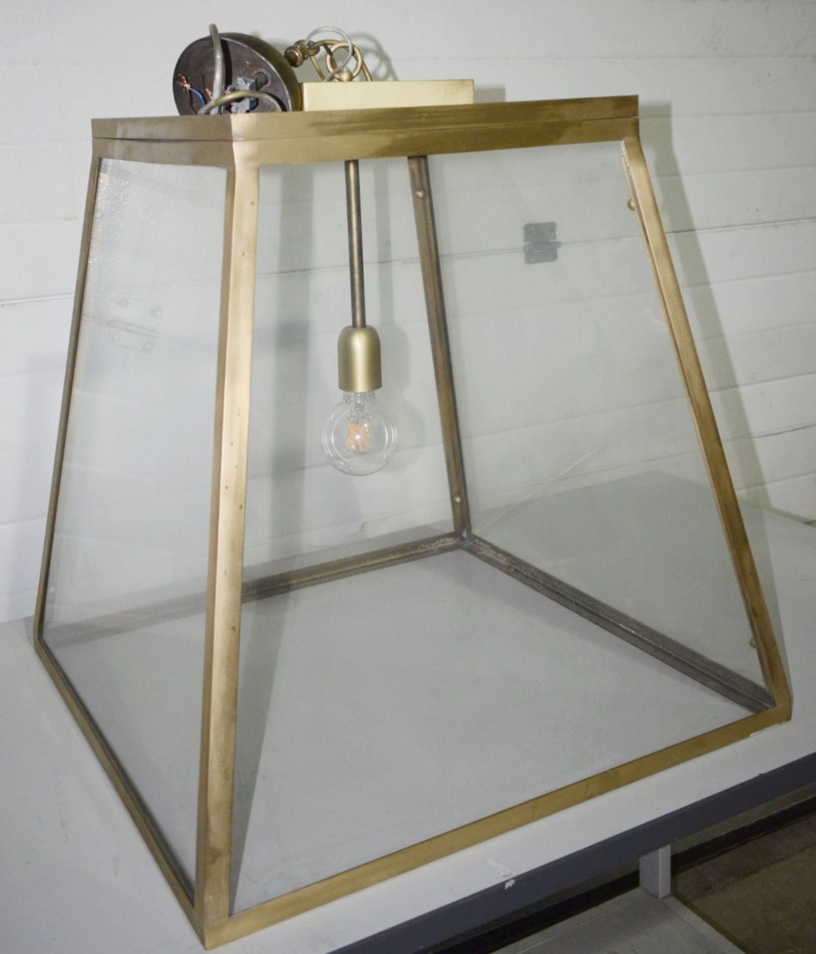 1 x Large High-end Commercial Brass & Glass Lantern Pendant Light Fitting - Image 2 of 6