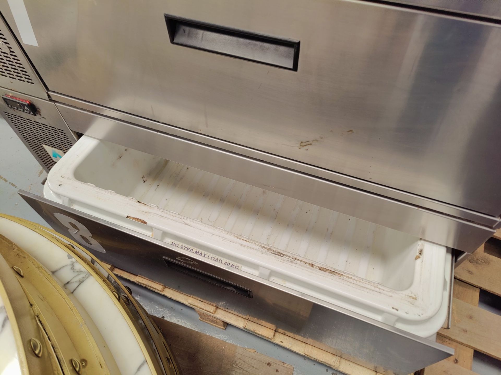 1 x Adande VCS Double Drawer Counter Fridge Freezer - Dimensions: H85 x W110 x D70 cms - Image 2 of 8