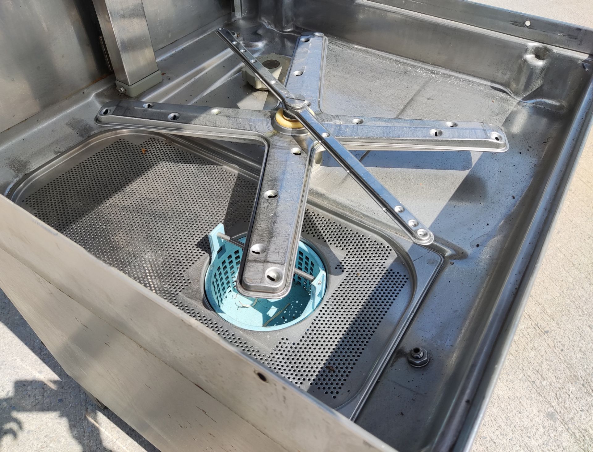 1 x Hobart AMXXRS-30 Commercial Pass Through Dishwasher - 3 Phase - Image 10 of 18