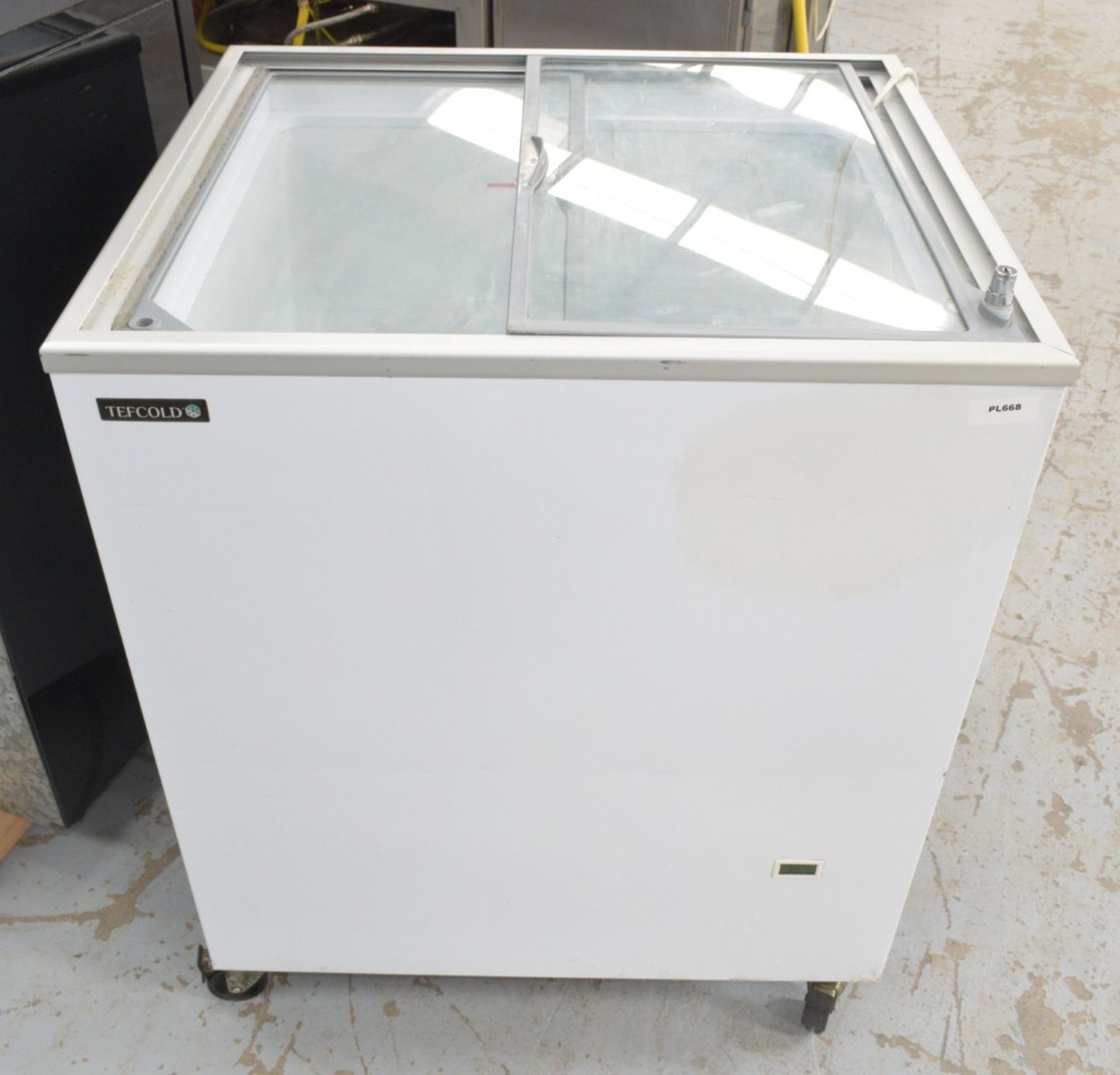 1 x Tefcold IC200SC Ice Cream Chest Freezer - Dimensions: H90 x W72 x D63 cms