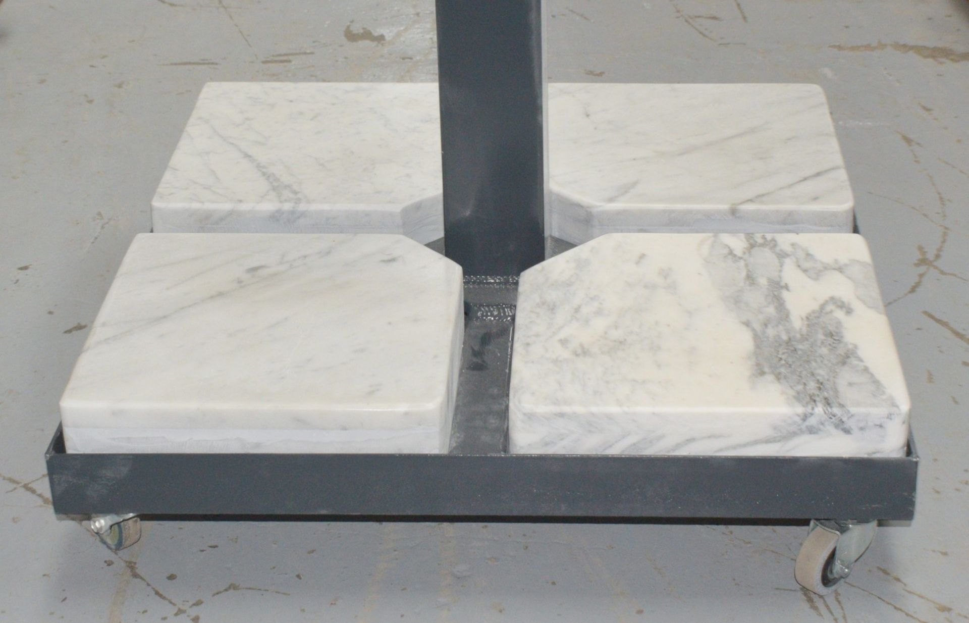 1 x El Vinci Premium 190cm Parasol on Heavy Duty Castors - Features a Winch Handle to Operate - Image 6 of 14