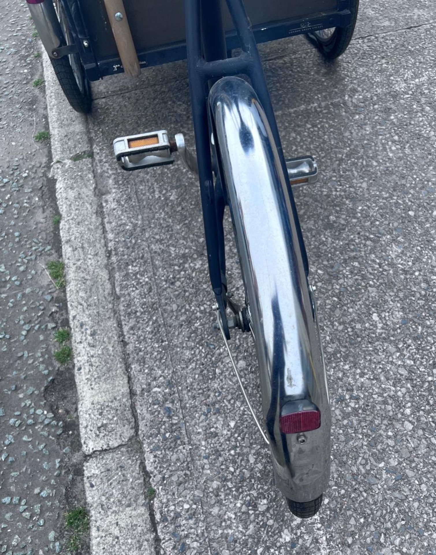 1 x Christiania Three Wheel Event Bike - Single Speed Bike Featuring a Secure Box with Gas Lift Lid - Image 16 of 30