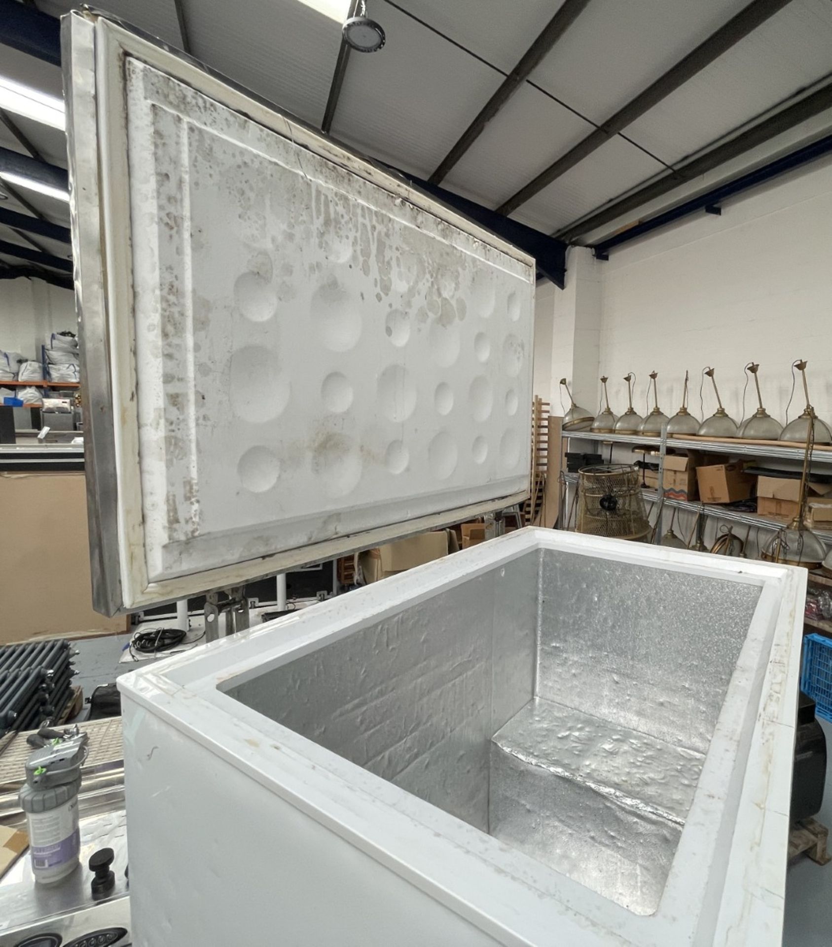 1 x Prodis Commercial Chest Freezer with a Stainless Steel Top - Image 3 of 6