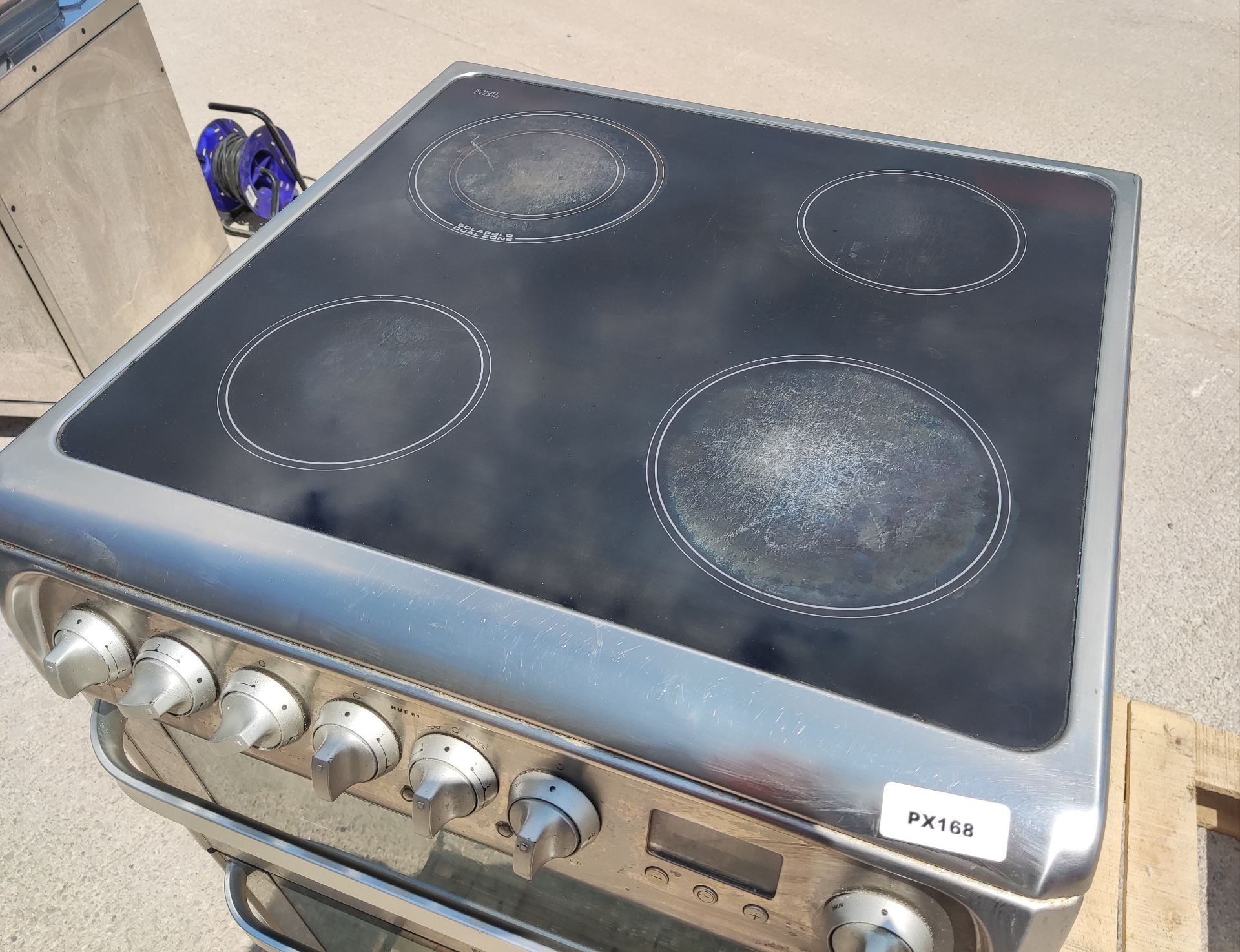 1 x HOTPOINT Ultima Hue61X Freestanding Electric Ceramic Cooker - Image 15 of 23