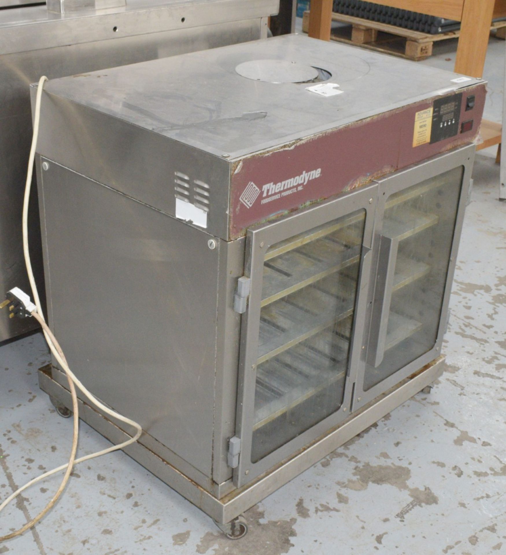 1 x Thermodyne 700CT Slow Cook and Hold Oven - 230v - Dimensions: H81 x W78 x D56 cms - Image 4 of 9