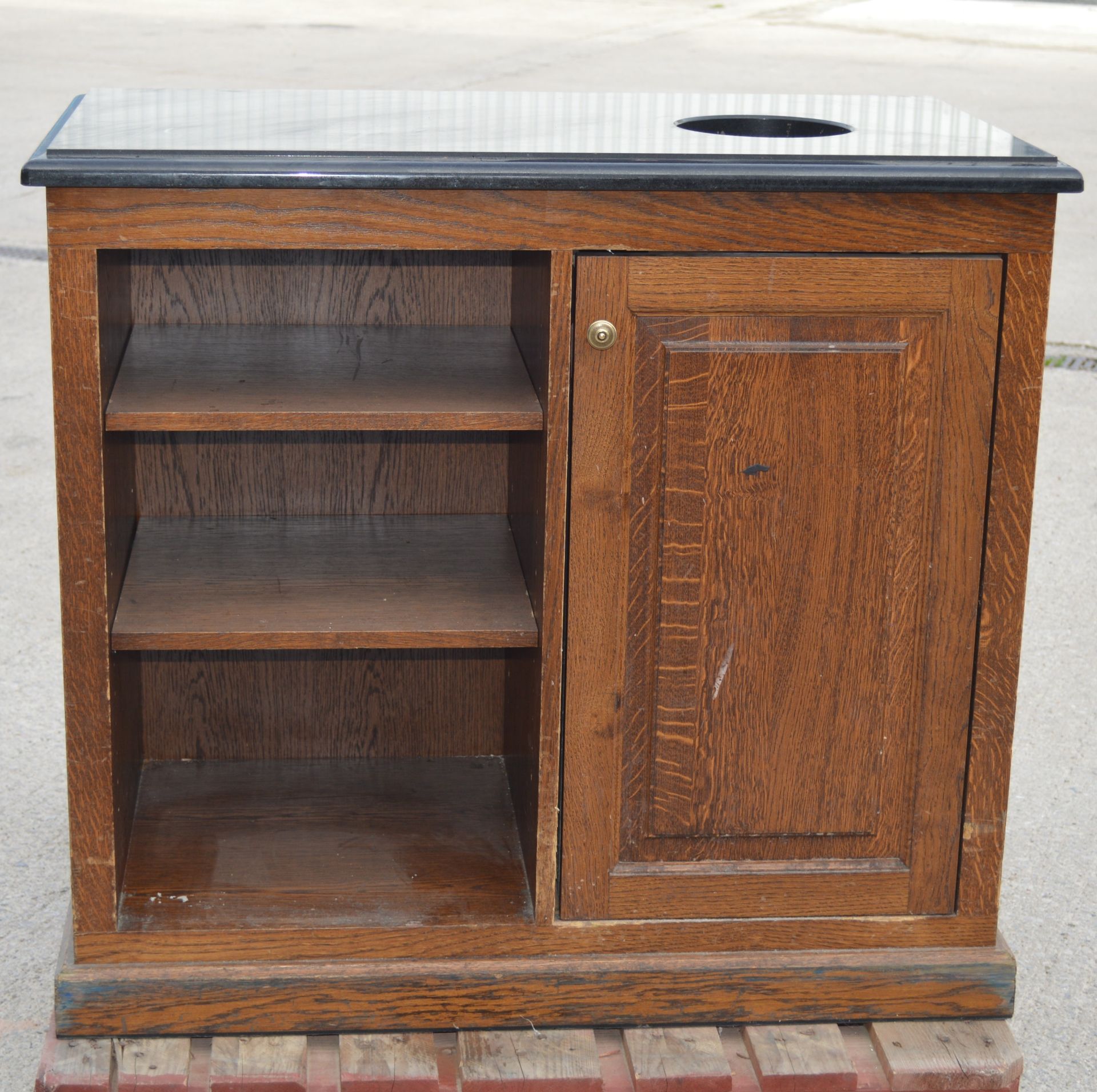 1 x Restaurant Waiter Station Featuring a Bin Chute with Removable Waste Bin, Granite Top, Storage - Image 4 of 10