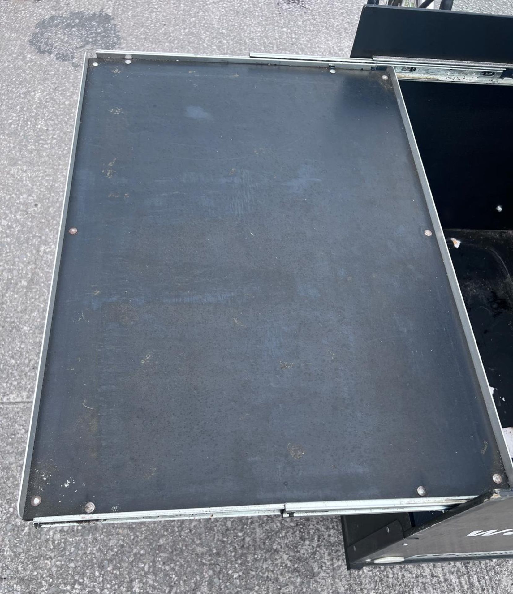 1 x Christiania Three Wheel Event Bike - Single Speed Bike Featuring a Secure Box with Gas Lift Lid - Image 30 of 30