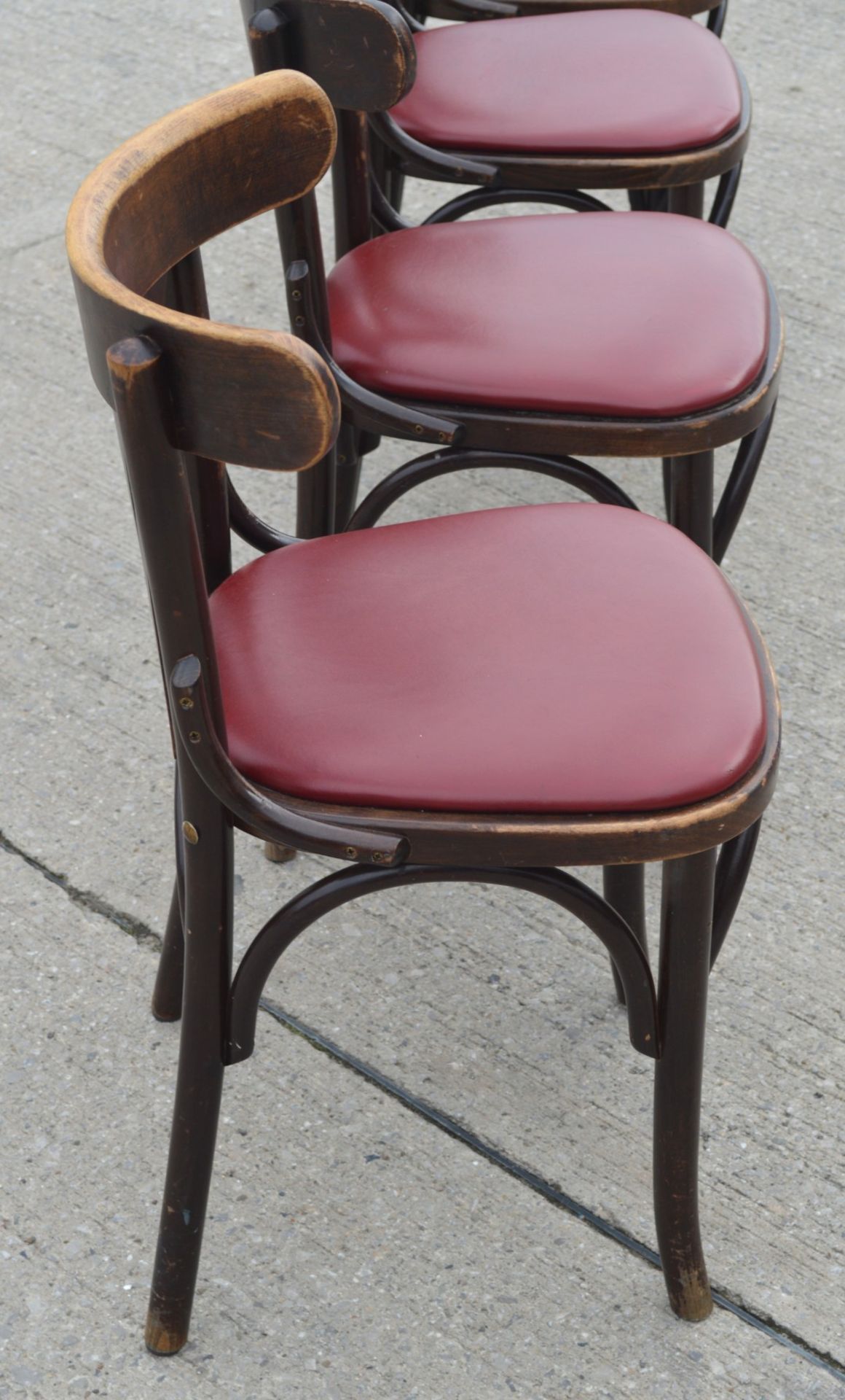 4 x Restaurant Dining Chairs Featuring an Traditional / Irish Design with Bent Wood, a Dark Stain - Image 4 of 10