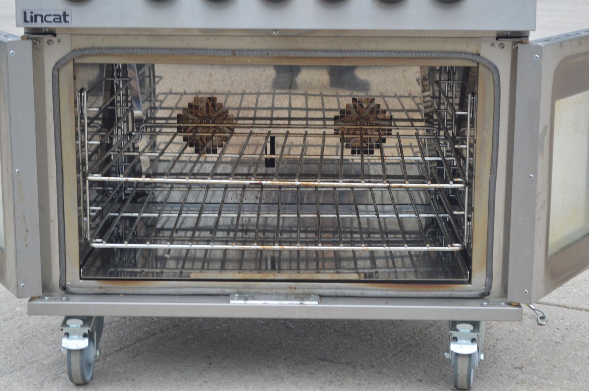 1 x Lincat Phoenix Natural Gas Freestanding Range Oven - 36kW - Model: PHDR01 - Image 4 of 11