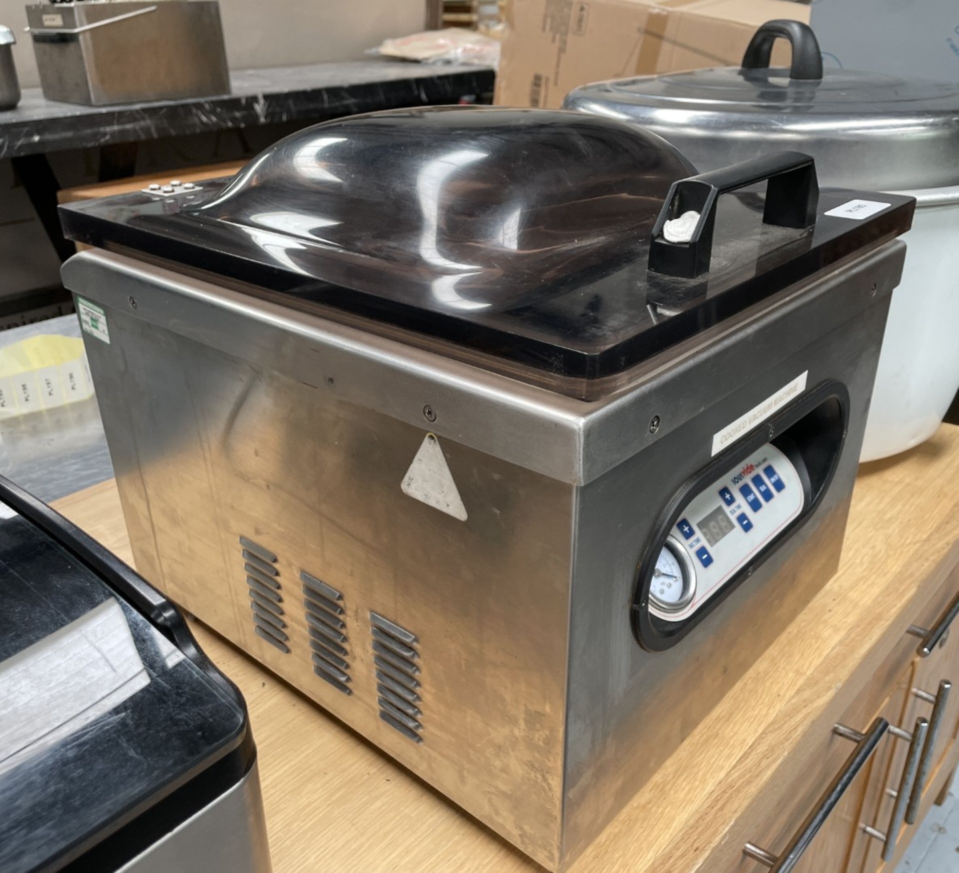 1 x Sousvide 30cm Chamber Vacuum Sealer - Model: YJS820 - 240v - Image 4 of 17