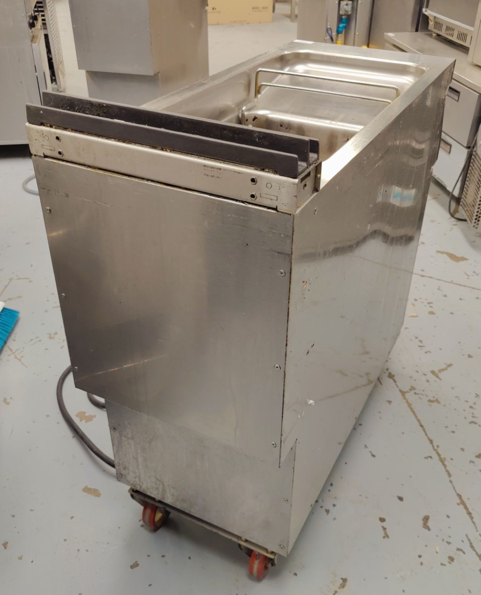 1 x Angelo Po Single Tank Electric Fryer - 3 Phase - Dimensions: H90 x W40 x D91 cms - Image 10 of 10