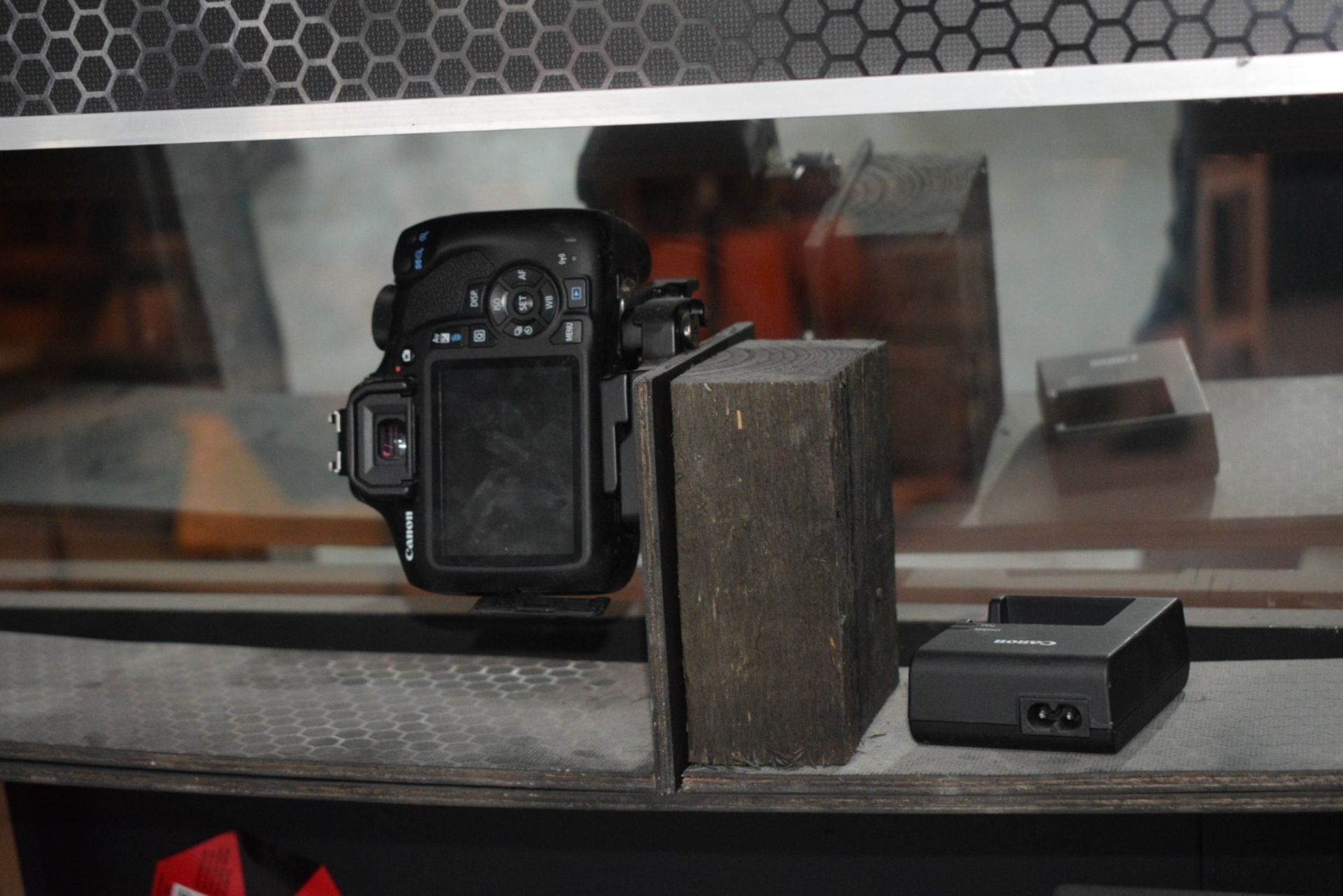 1 x Selfie Photo Booth - Features a Canon EOS 1300D DSLR Camera, Speaker, Gigabyte Mini Computer - Image 12 of 23