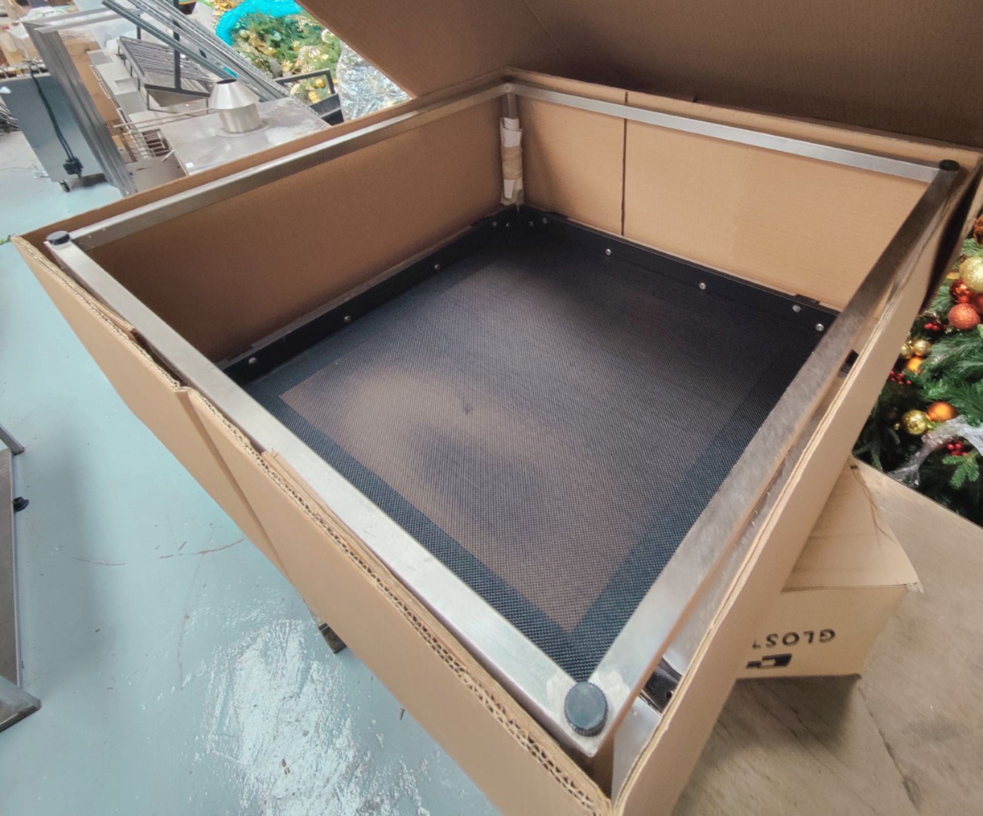 1 x Gloster 605 75x75cm Cloud Chair Frame and 60SM Taupe Back Rest - New and Boxed - Image 5 of 5