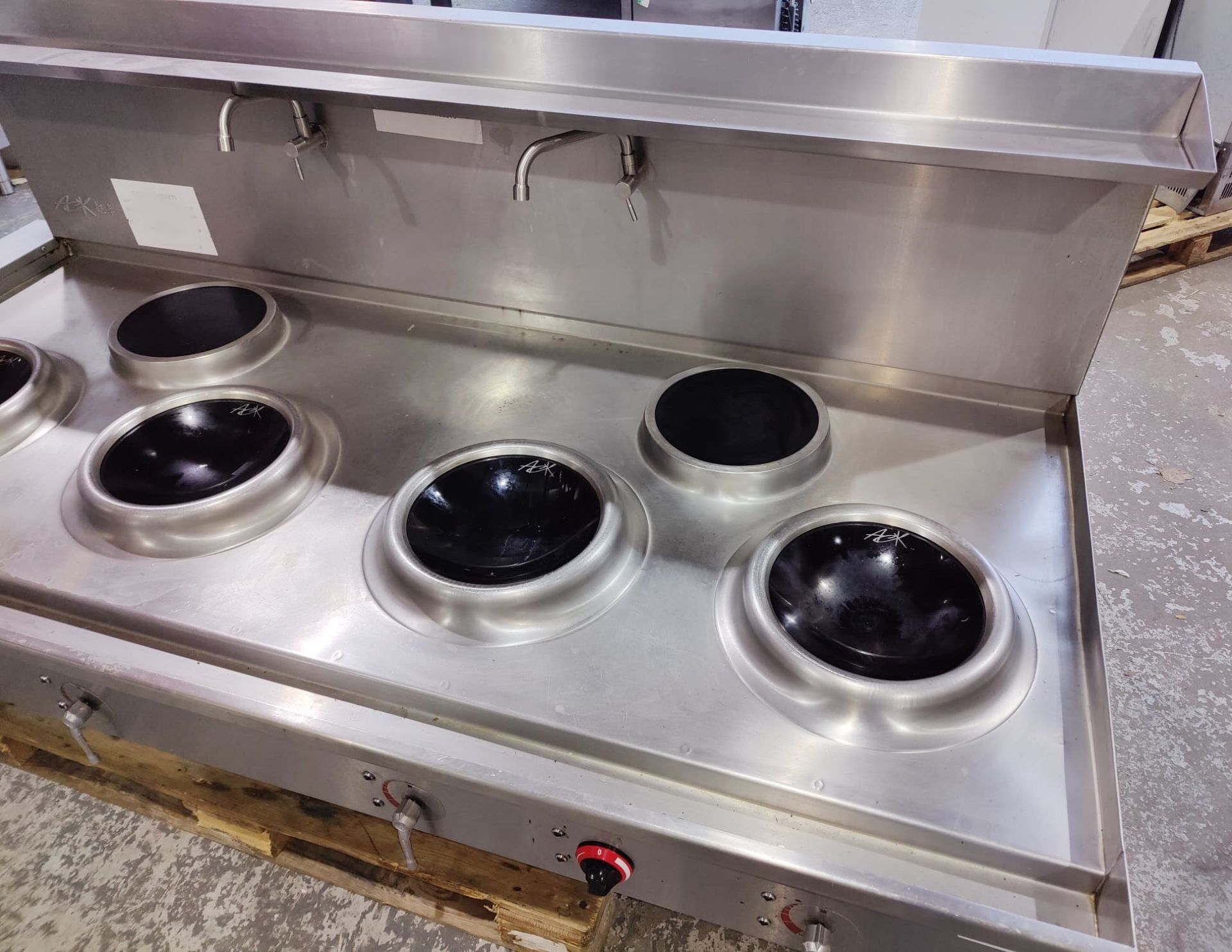 1 x ACK Manufacturing INDUCTION WOK For Commercial Kitchens - Dimensions: H83 x W218 x D97 cms - Image 12 of 20