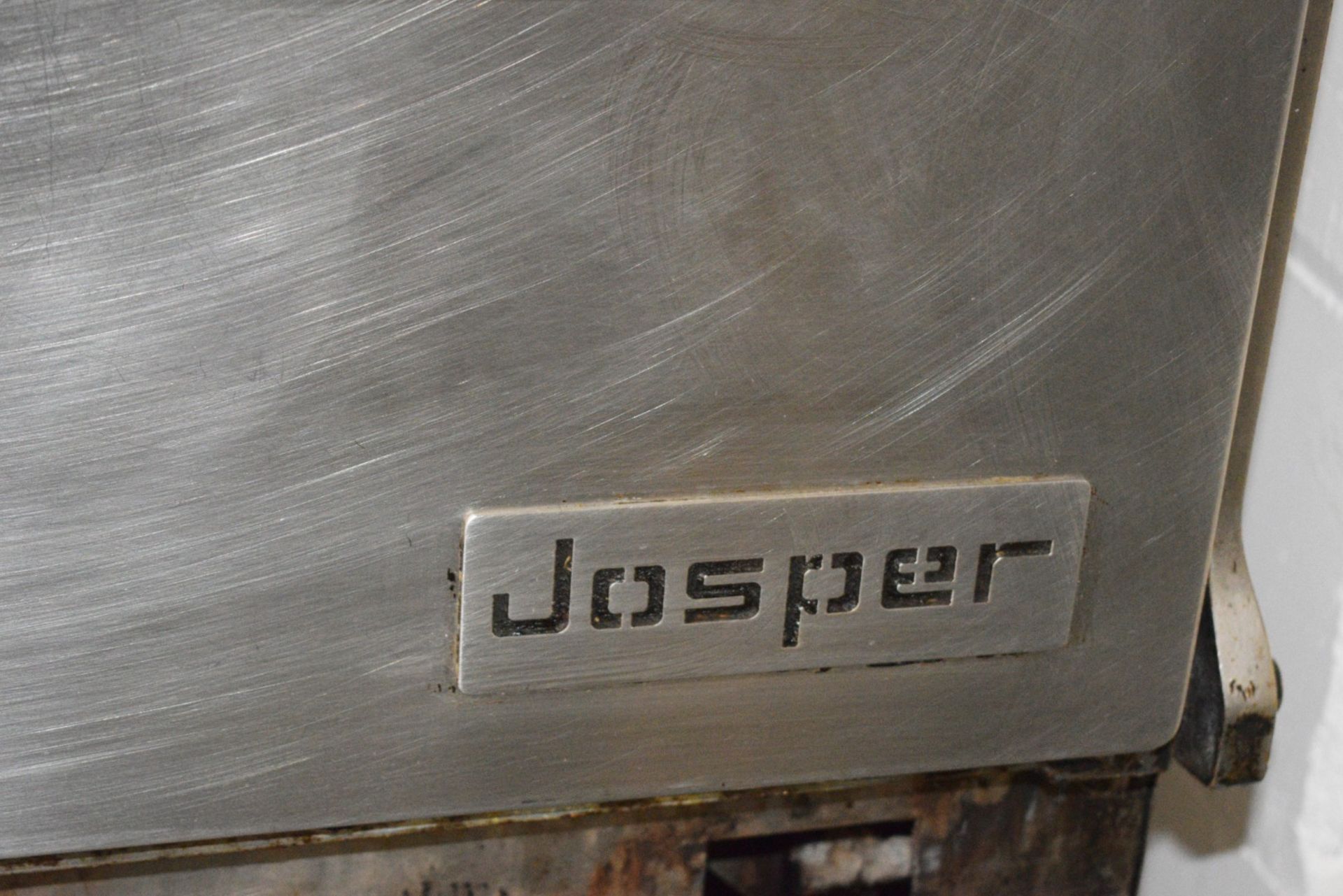 1 x Josper Charcoal Oven with Base - Dimensions: H187 x W90 x D65 cms - Image 3 of 9