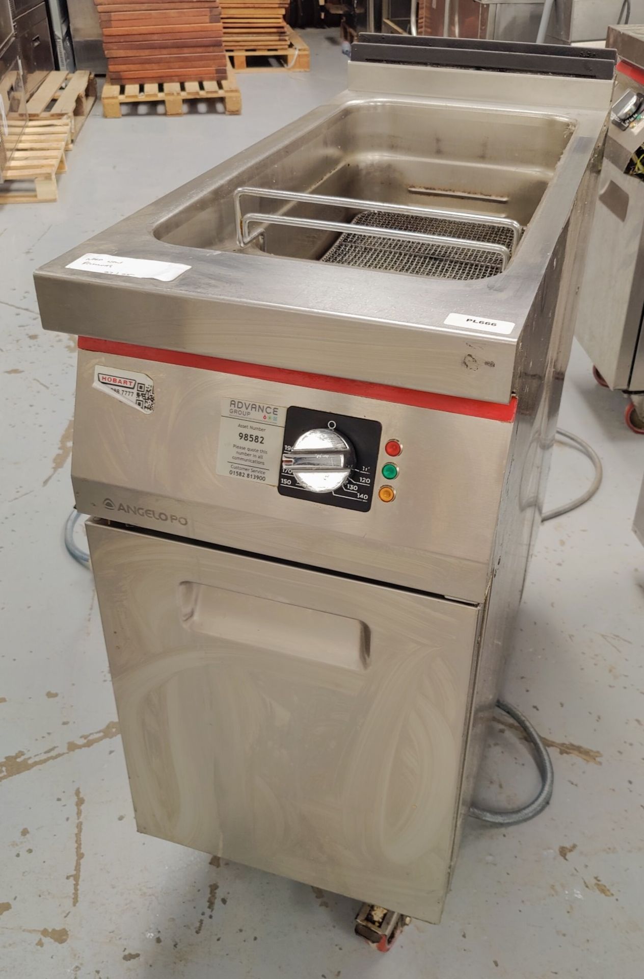 1 x Angelo Po Single Tank Electric Fryer - 3 Phase - Dimensions: H90 x W40 x D91 cms