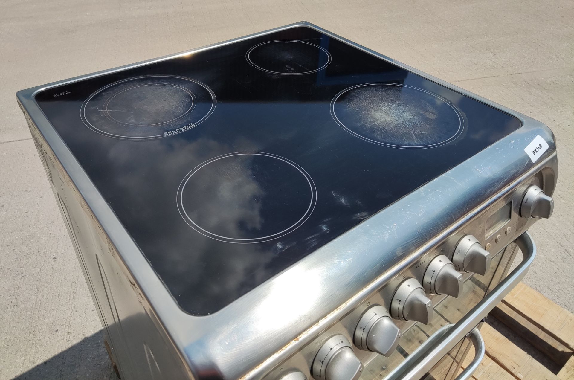 1 x HOTPOINT Ultima Hue61X Freestanding Electric Ceramic Cooker - Image 5 of 23