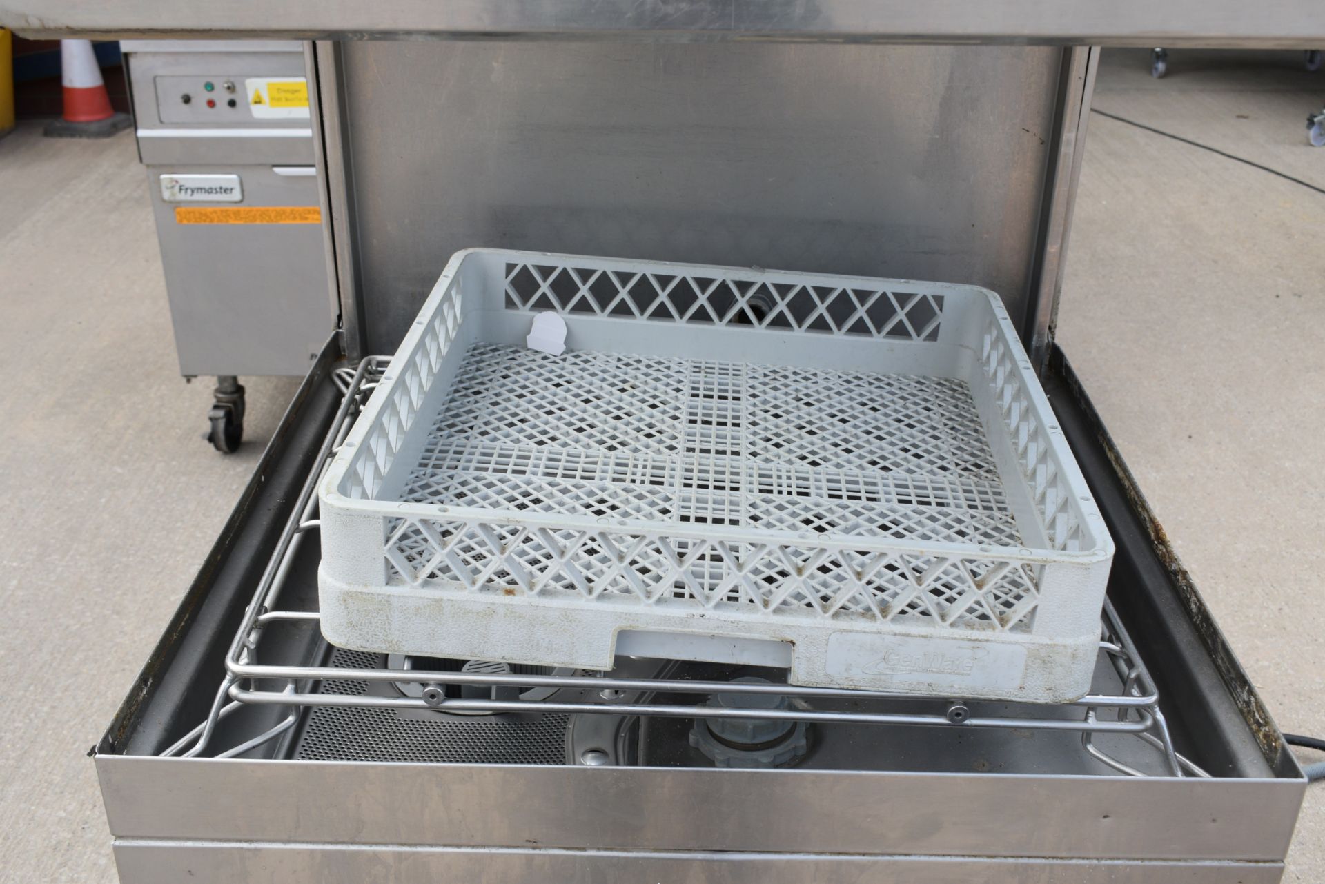 1 x Nelson Commercial Passthrough Dishwasher - Type 4004-16 - 3 Phase - Made in Italy - Image 7 of 13