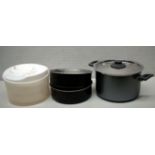 4 x Assorted Kitchen Items - Pan, Cake Tins, Salad Spinner