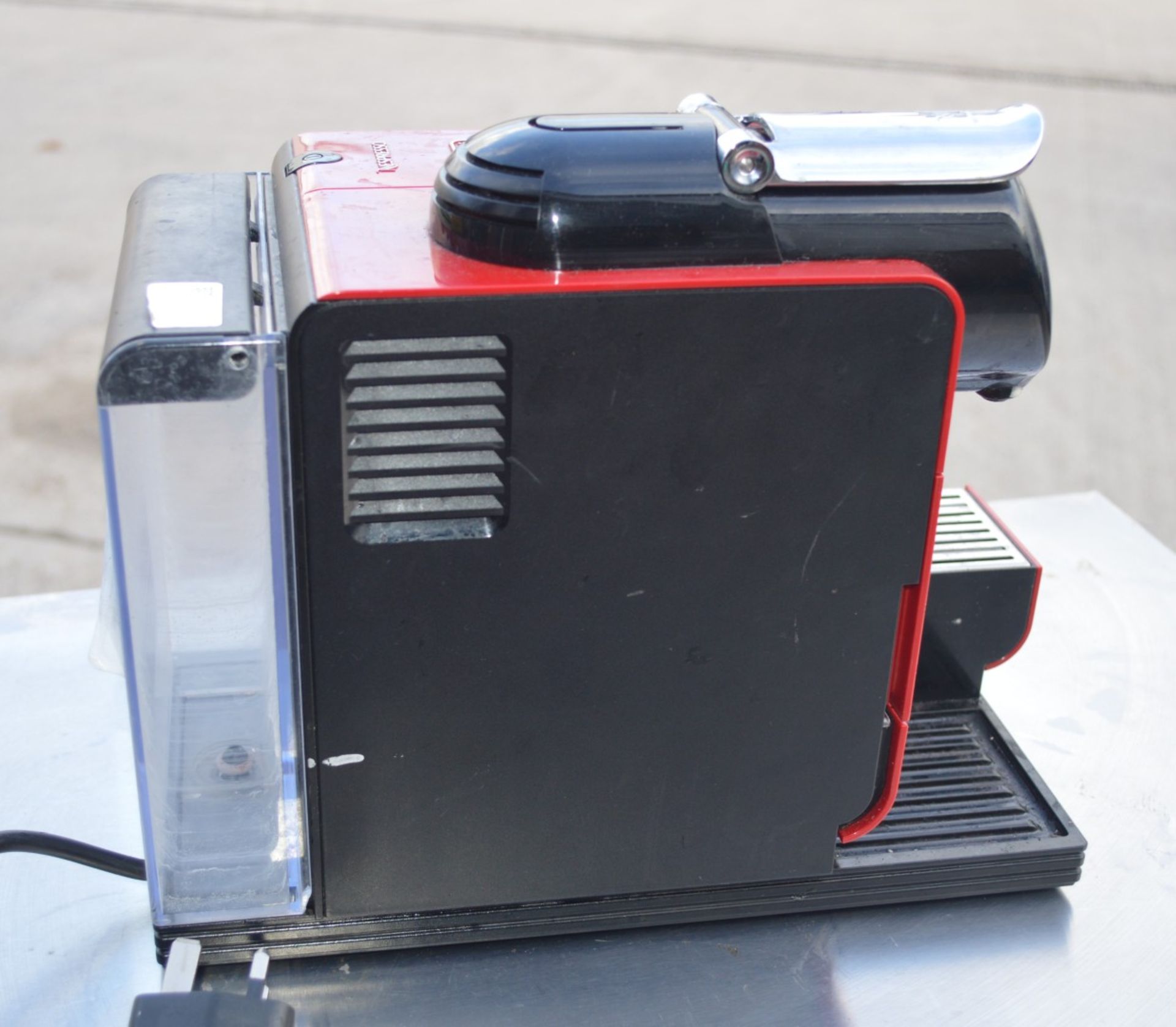 1 x Delonghi EN521 Nespresso Machine - Dimensions: H26 x W17 x D33 cms - Image 4 of 5