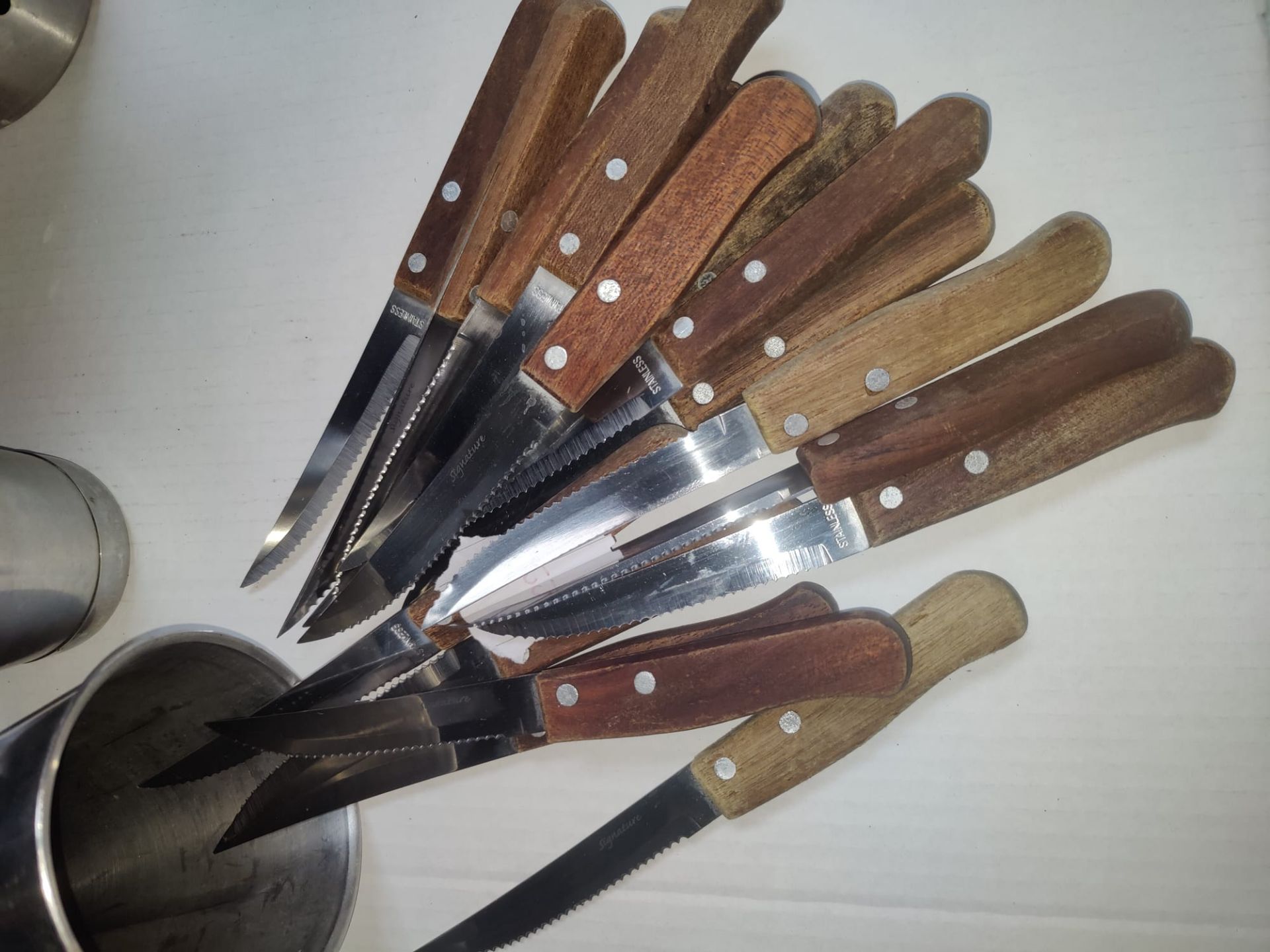 1 x Large Collection of 76 x Restaurant Steak Knifes with 4 x Cutlery Pots - Stainless Steel with - Image 6 of 9