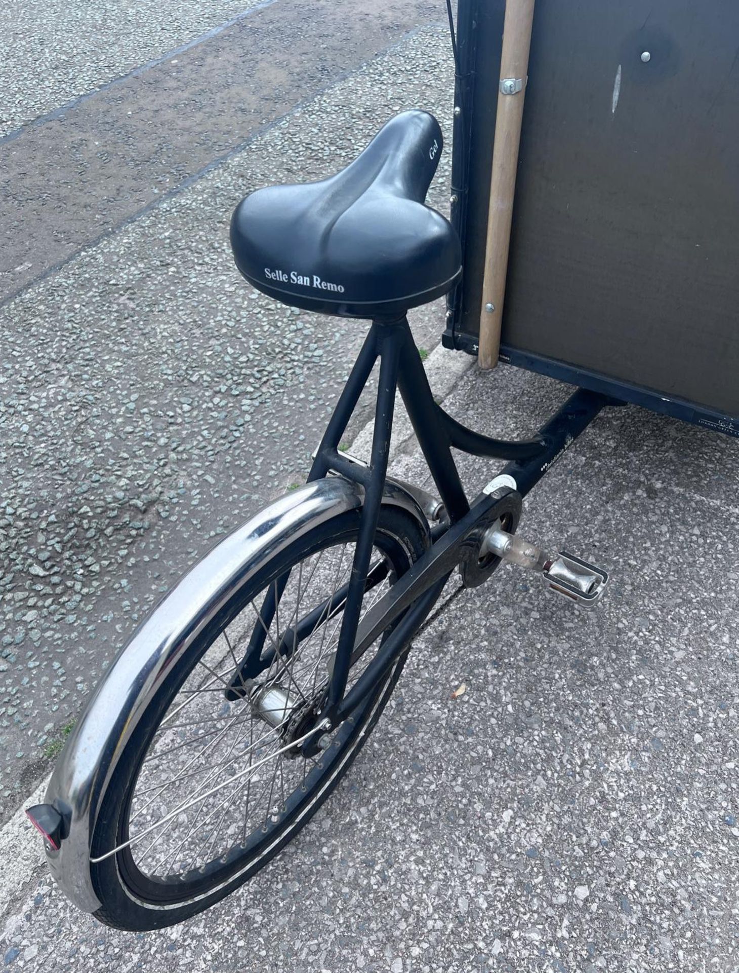 1 x Christiania Three Wheel Event Bike - Single Speed Bike Featuring a Secure Box with Gas Lift Lid - Image 8 of 30