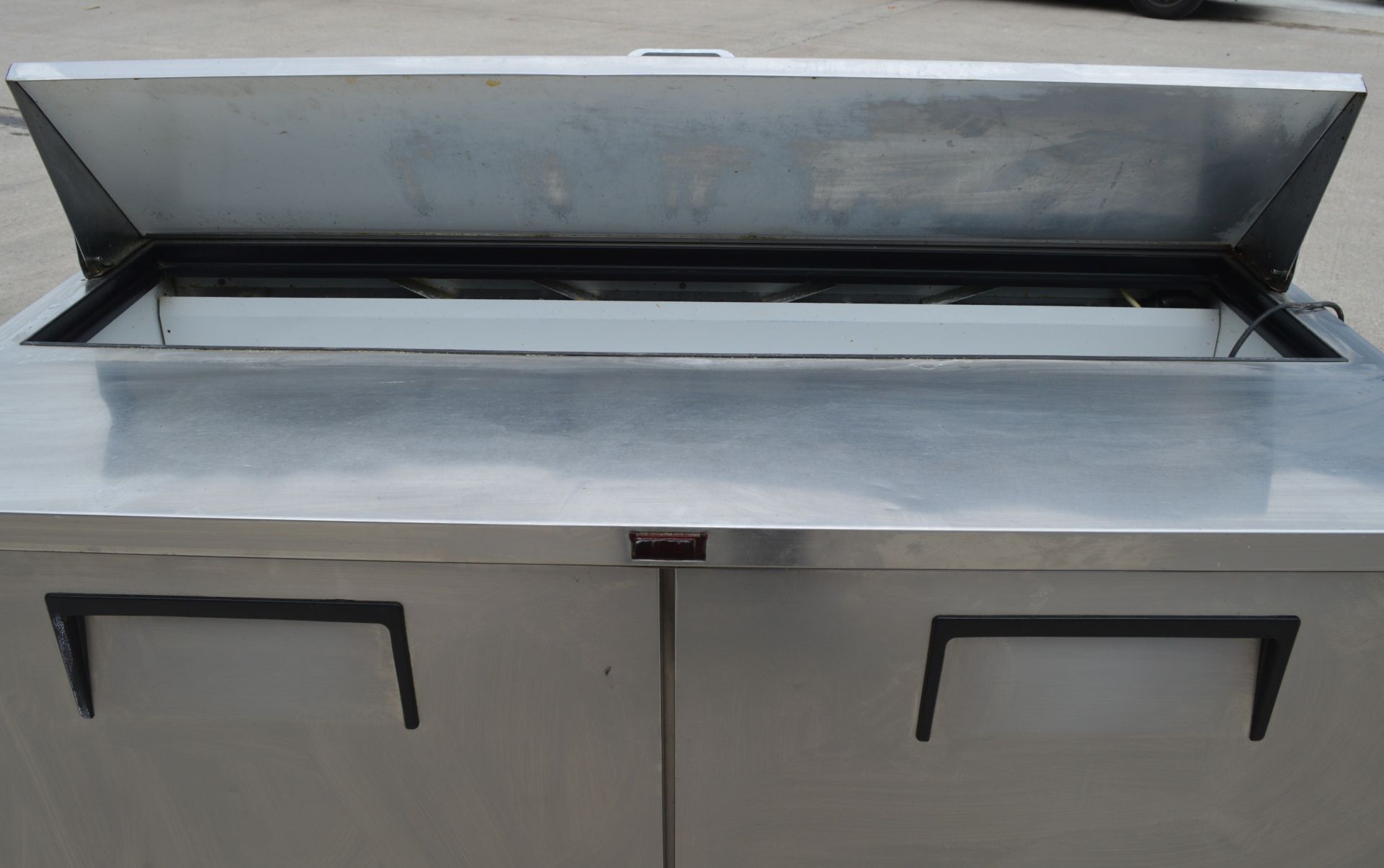 1 x True Refrigeration Two Door Prep Fridge with Pizza Topper - See Description - H112 x W158 x - Image 2 of 17