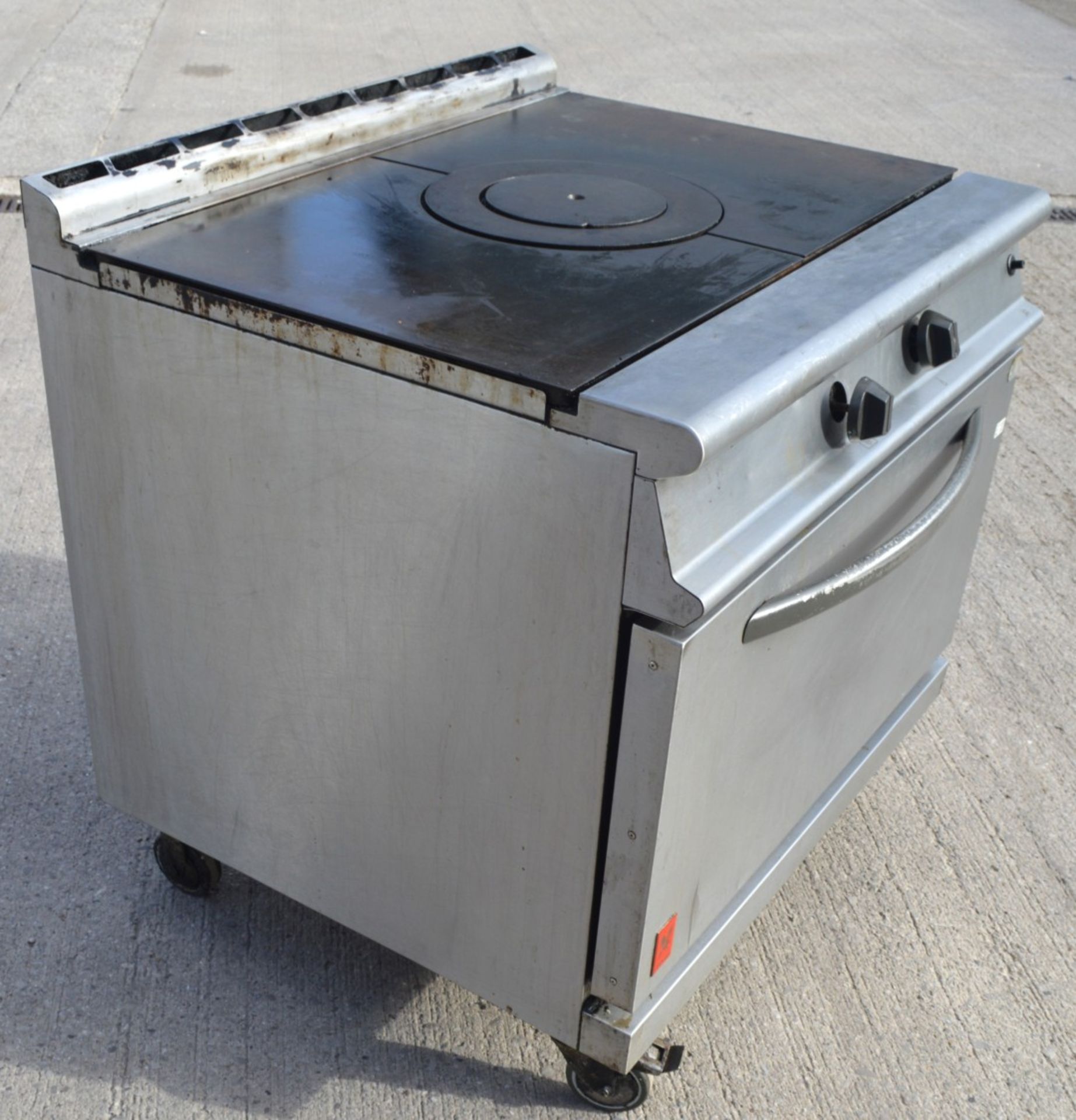 1 x Falcon Dominator Plus Solid Top Natural Gas Bullseye Oven Range Cooke with Castors - Image 6 of 7