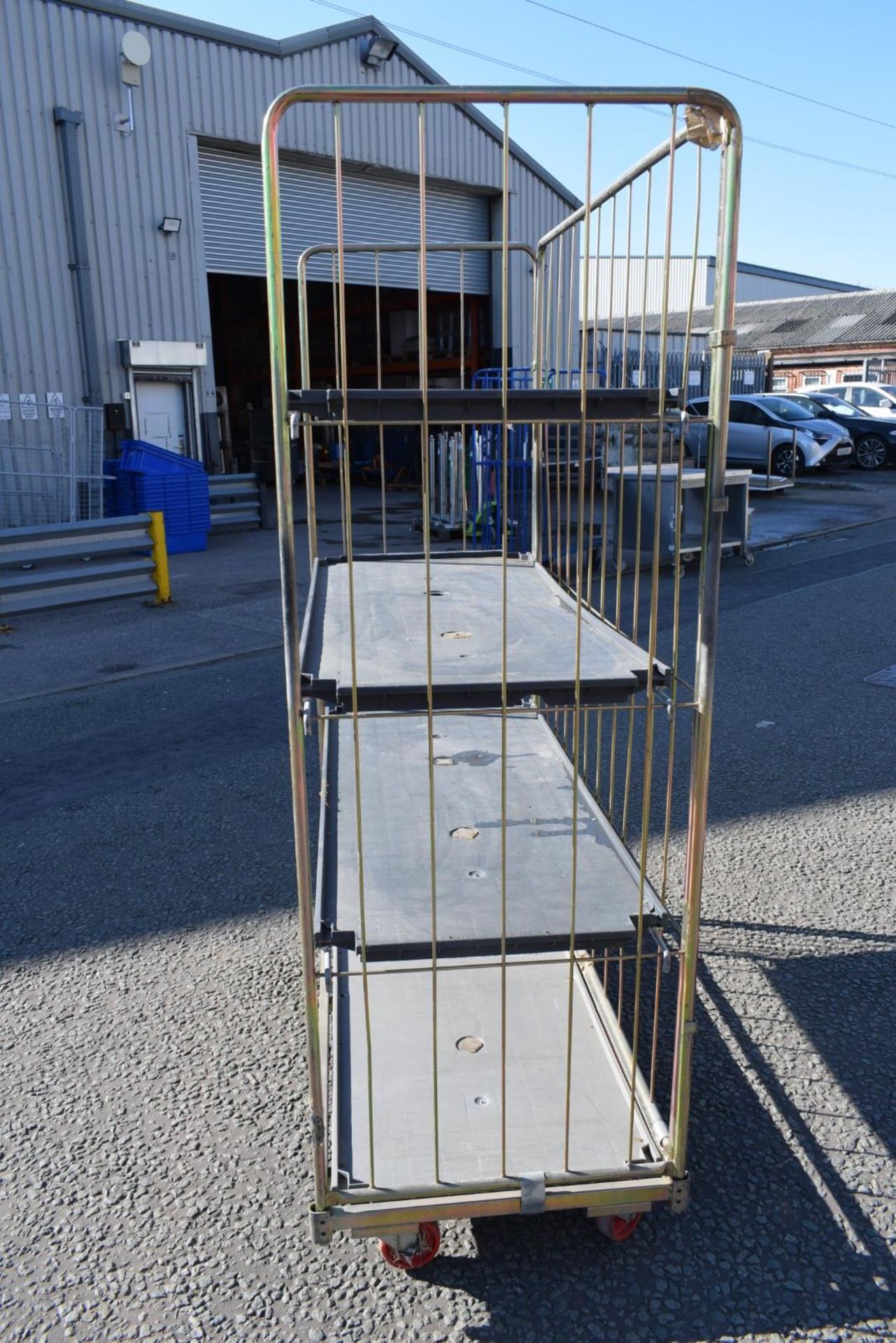 1 x Warehouse Storage Cage Featuring Heavy Duty Plastic Shelves and Castor Wheels - Image 3 of 6