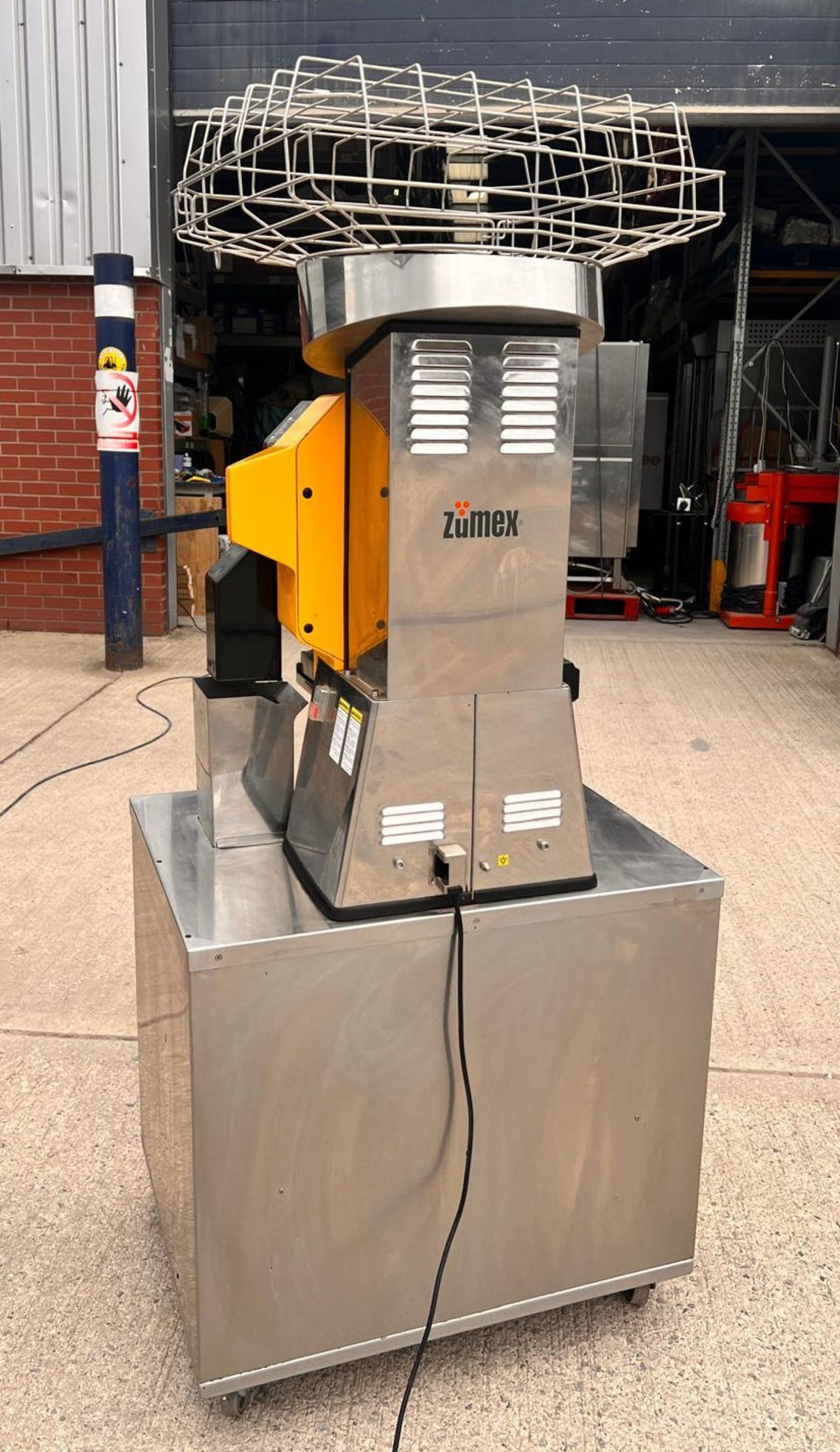 1 x Zumex Speed S plus Self-Service Podium Juicer - Image 22 of 22