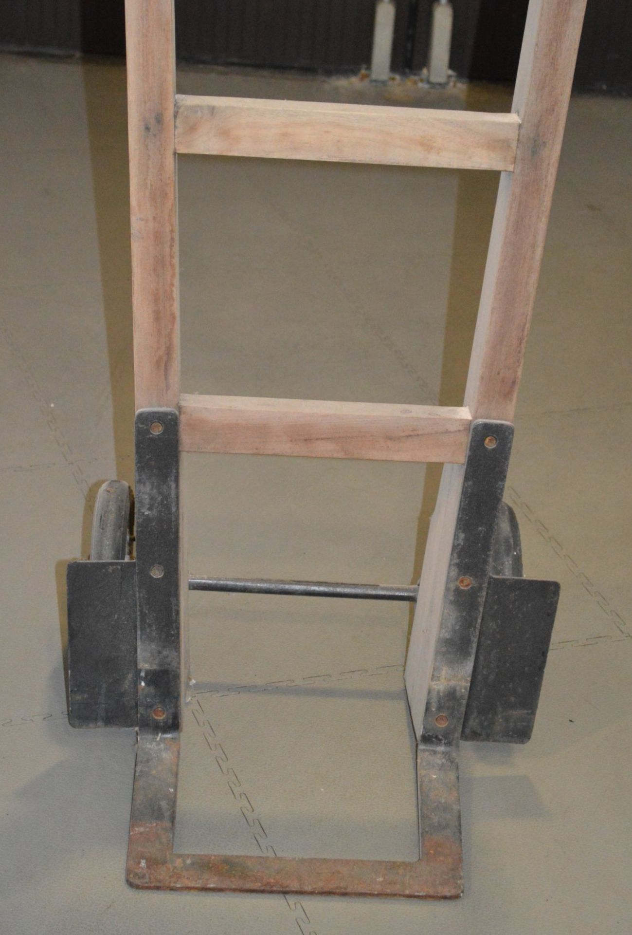 1 x Vintage Wooden Sack Truck with 8 Inch Wheels - Dimensions: H135 x W44 x D31/20 cms - Image 4 of 11