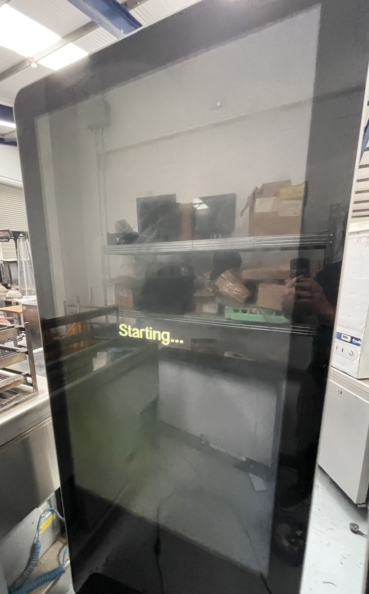 1 x Upright Digital Advertisement Signage Screen with Audio and WiFi - Powered by Android - Image 2 of 5