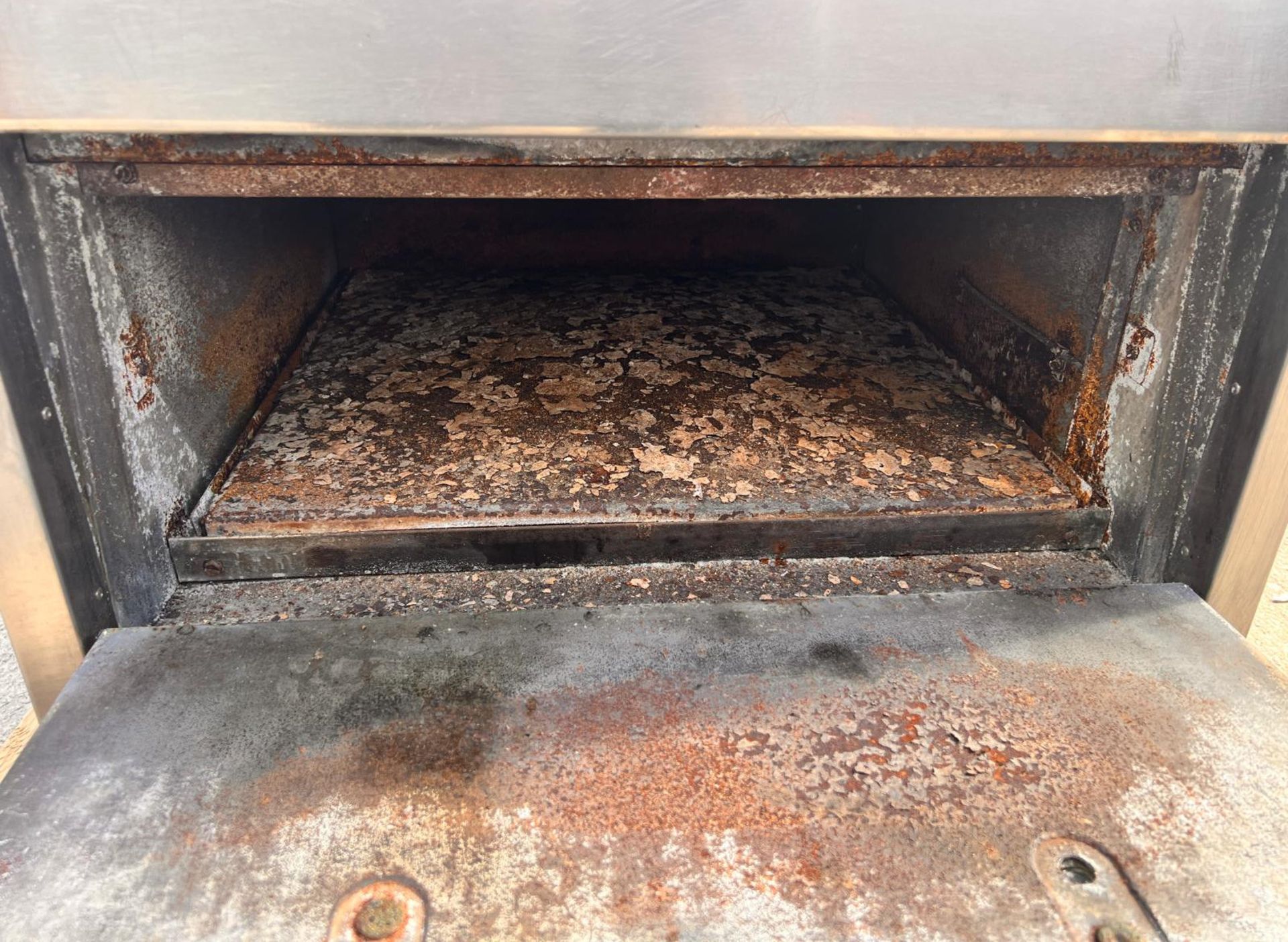 1 x Bakers Pride P-46 2-Chamber Pizza Oven - Single Phase - Image 8 of 19