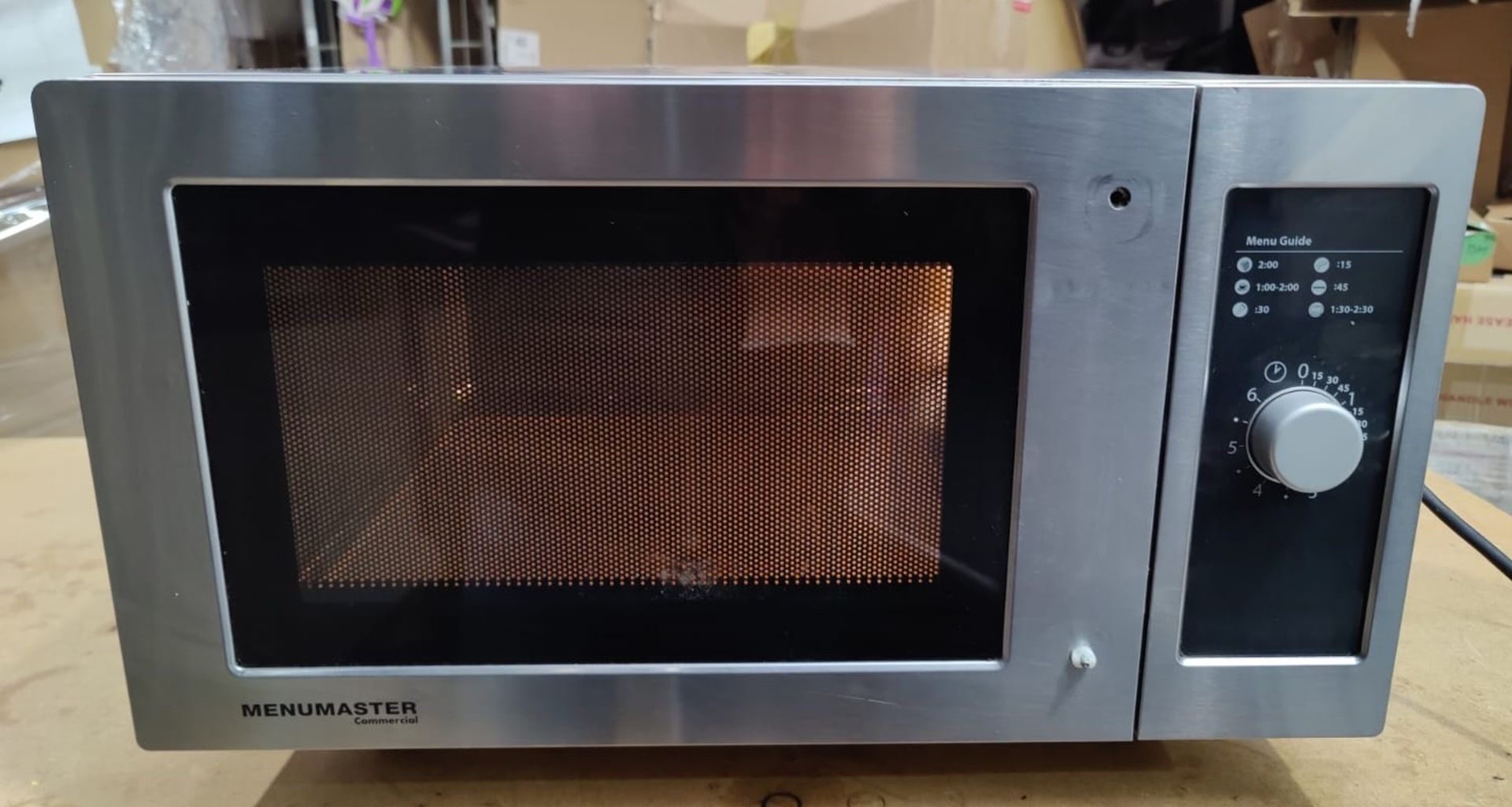 1 x MenuMaster Commercial 1000w Microwave Oven - Model: RMS510DSU