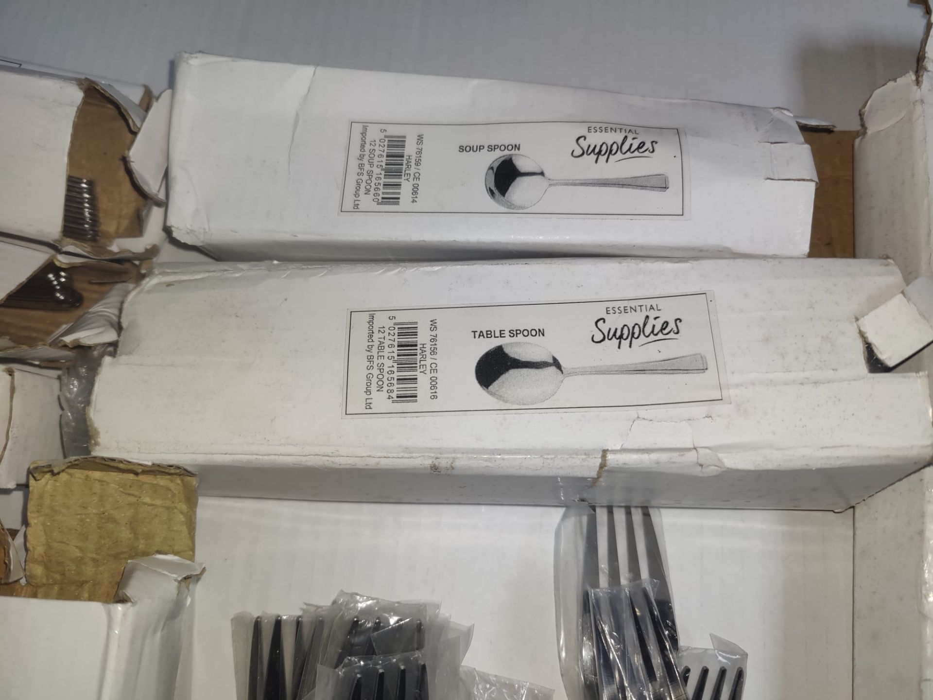 1 x Large Collection of Essential Supplies Cutlery - Includes 210 x Knives, Forks and Spoons - New - Image 5 of 7