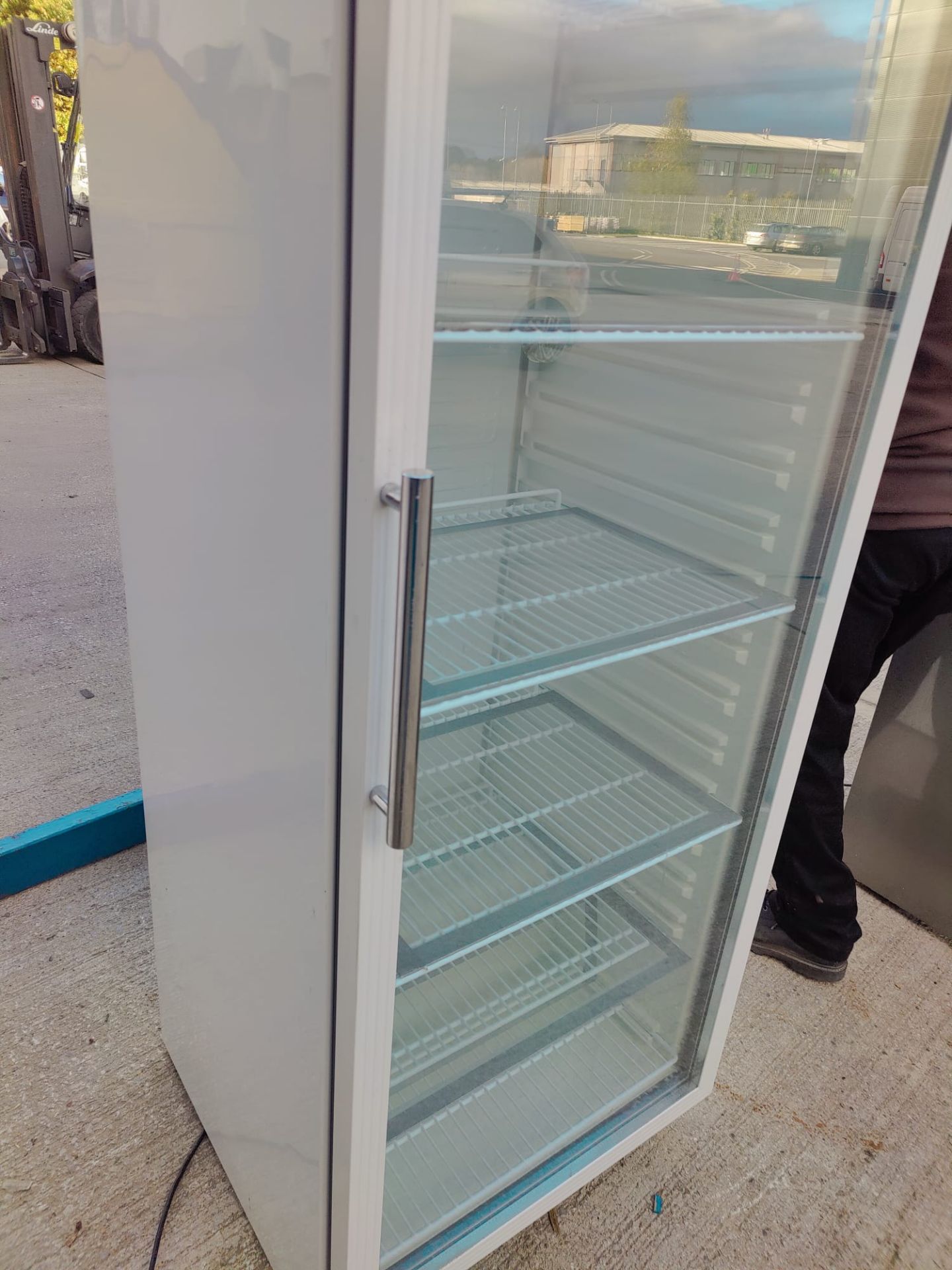 1 x Polar CD087 Upright Single Door Drinks Display Fridge - Dimensions: H185 x W60 x 60 cms - Image 7 of 14