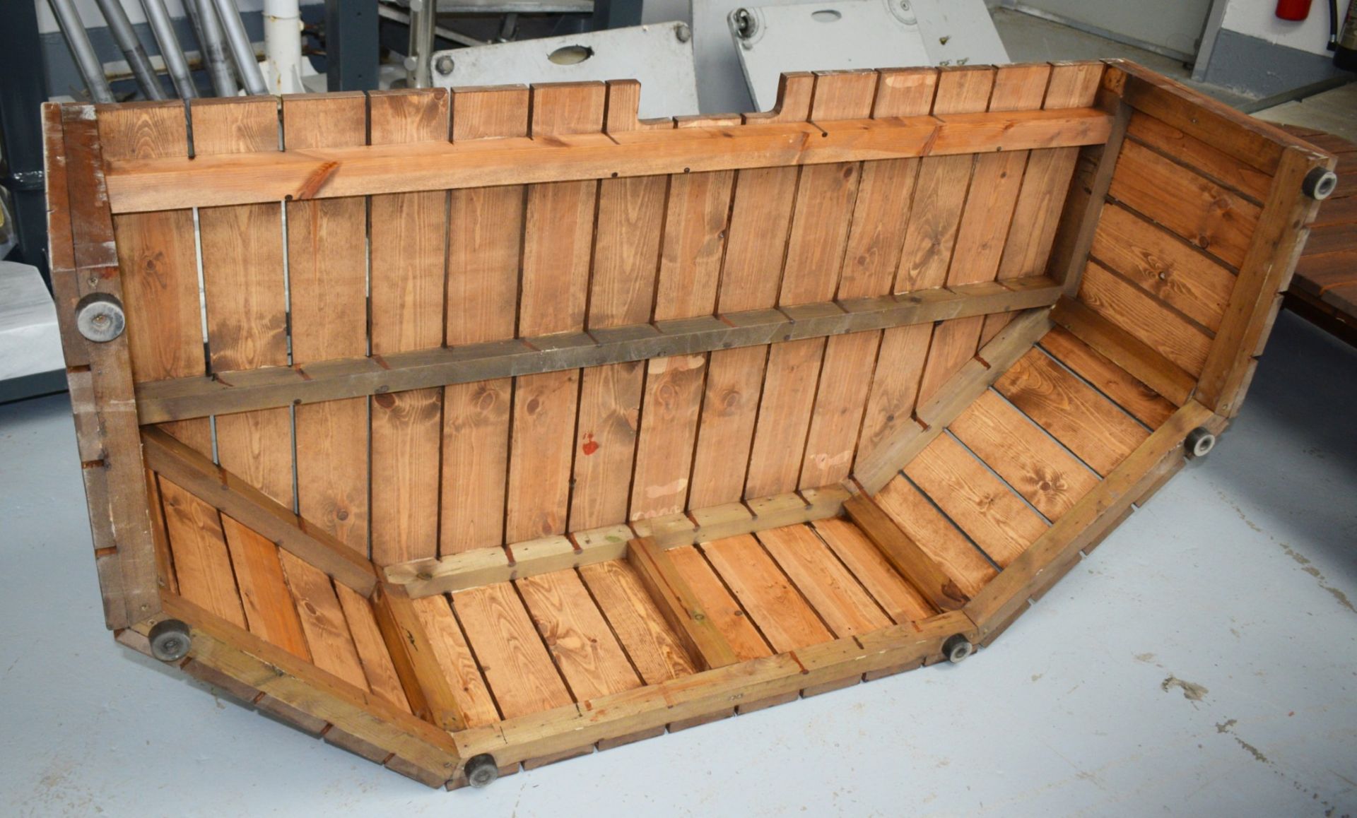 1 x Octagon Slatted Seating Bench with a Central Hold for Cables, Parasols and More - Splits into - Image 5 of 9