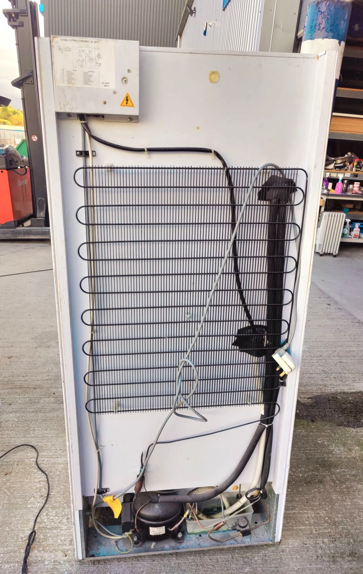 1 x Iarp AB500PV Upright Single Door Commercial Refridgerator - Dimensions: H170 x W77 x D72 cms - - Image 8 of 13