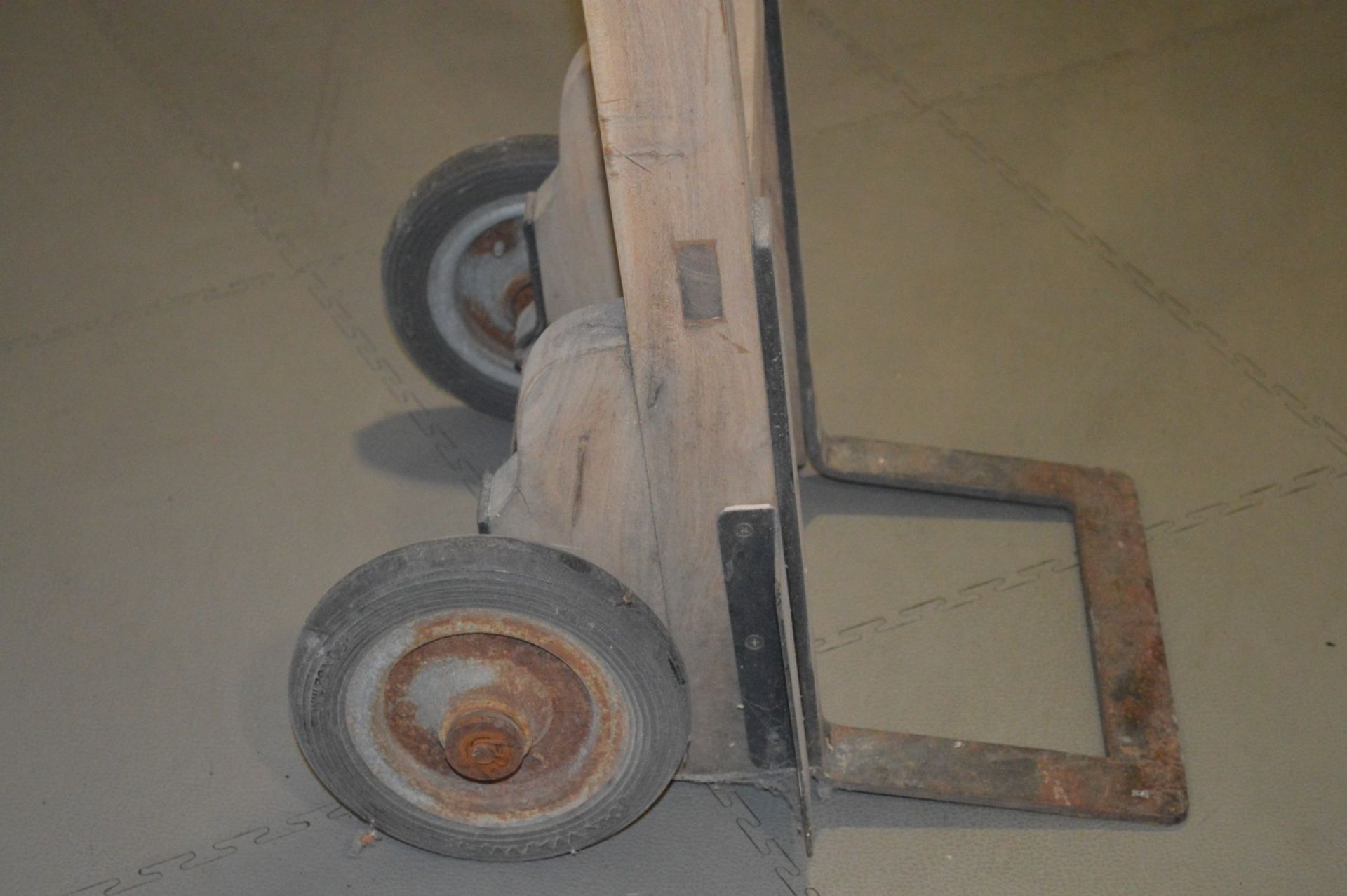 1 x Vintage Wooden Sack Truck with 8 Inch Wheels - Dimensions: H135 x W44 x D31/20 cms - Image 6 of 11