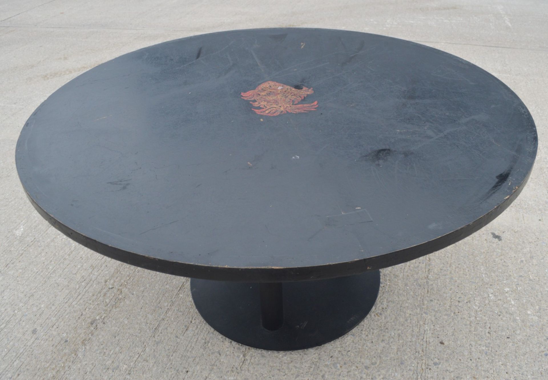 1 x Restaurant Dining Table Featuring a Tripe Leg Pedestal - Dimensions: H75 x W150 x D150 cms - Image 3 of 4