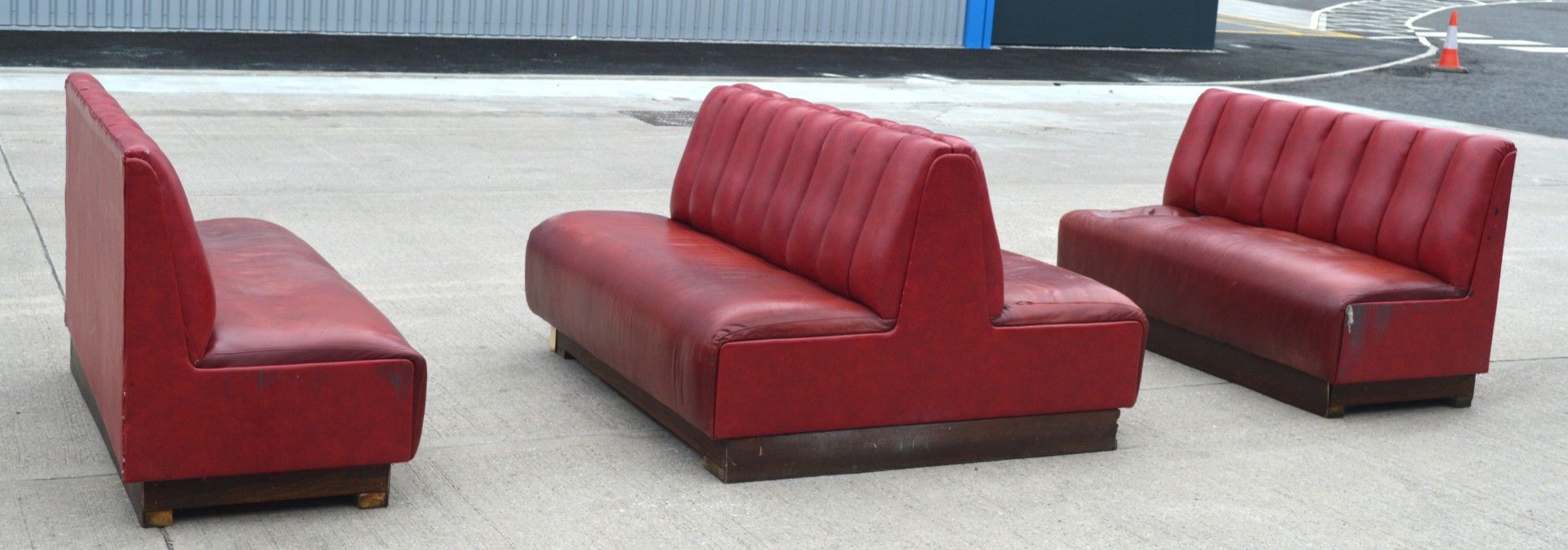 1 x Collection of Restaurant / Bar Seating Booths Suitable for Upto 8 Persons - Deep Red Faux - Image 4 of 15