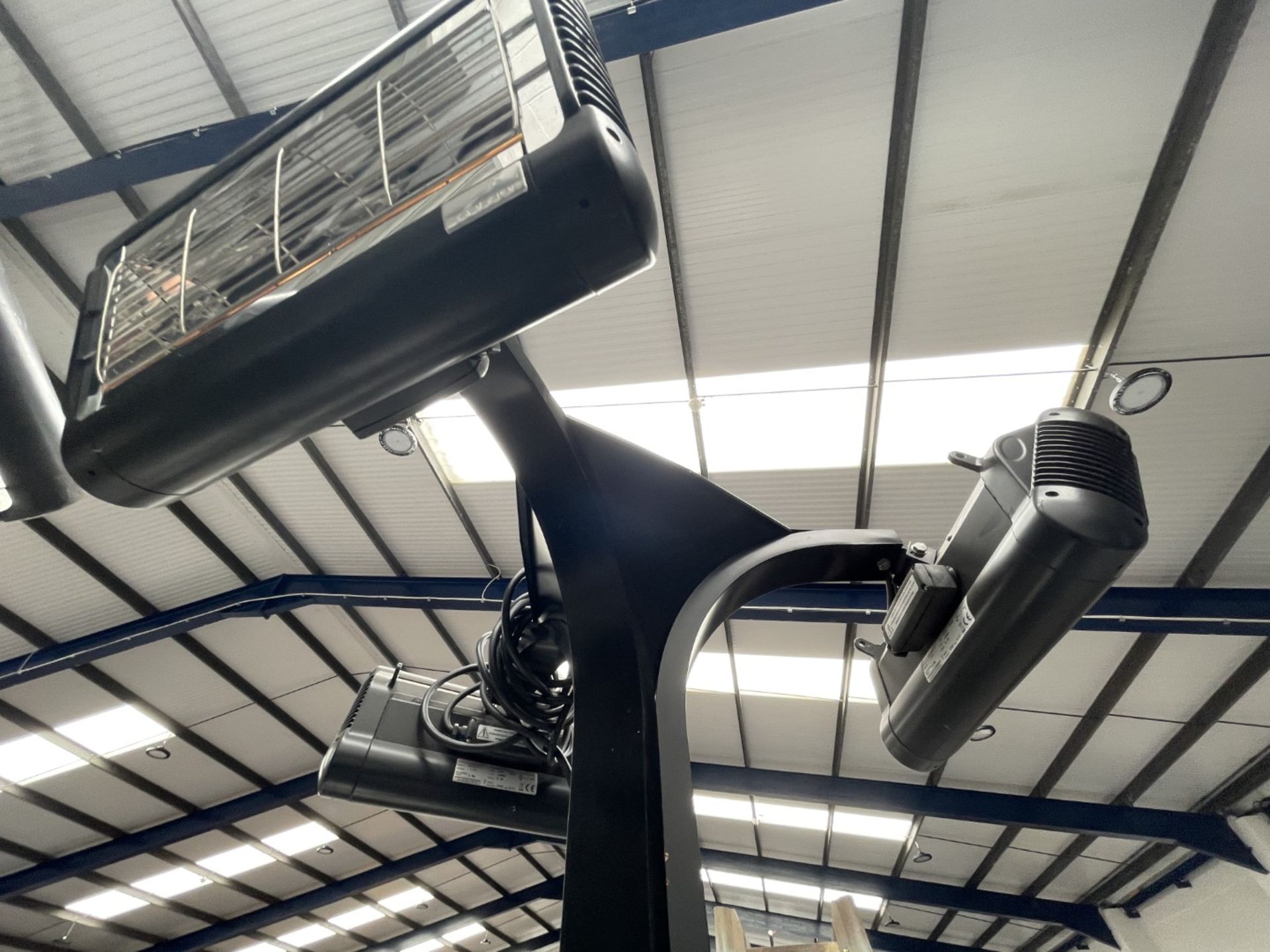 1 x Tansun Sorrento Upright Freestanding Triple Infrared Heater - Suitable for Indoor or Outdoor Use - Image 2 of 15