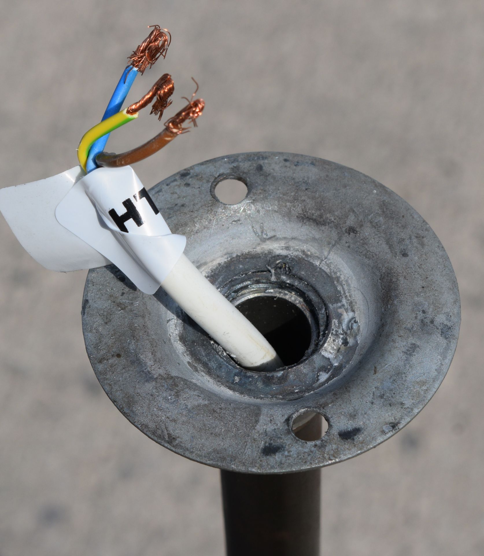 1 x Industrial Factory Suspended Ceiling Light Featuring an Enamel Finish - Dimensions: H53/120 - Image 6 of 6