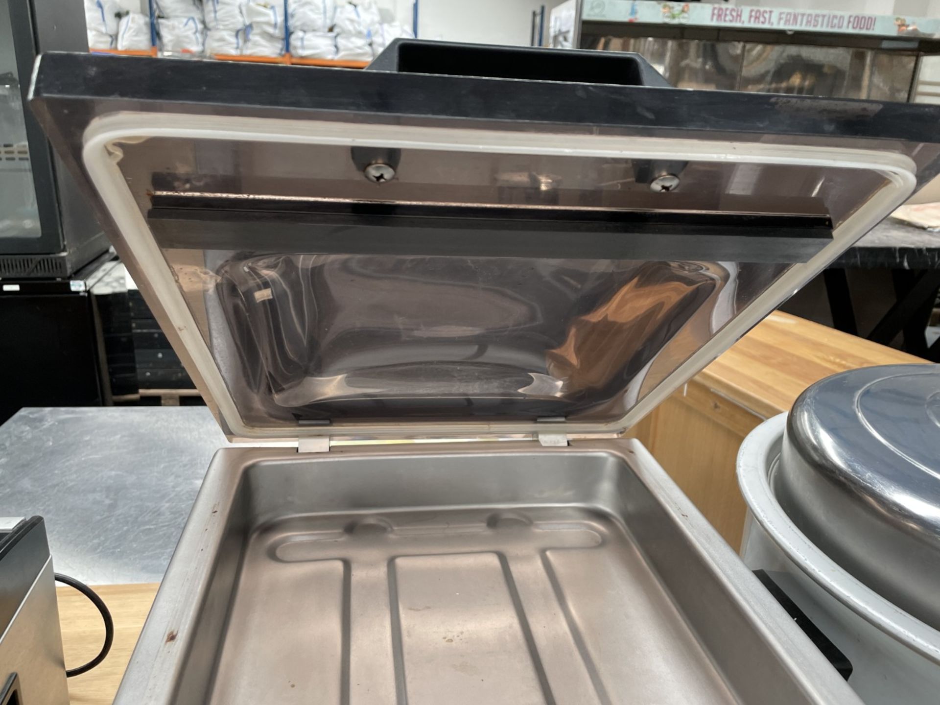 1 x Sousvide 30cm Chamber Vacuum Sealer - Model: YJS820 - 240v - Image 7 of 17