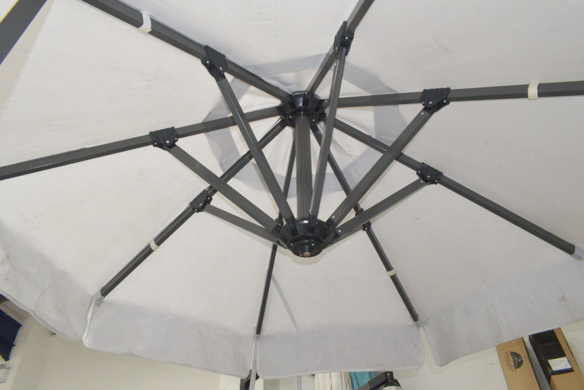 1 x El Vinci Premium 190cm Parasol on Heavy Duty Castors - Features a Winch Handle to Operate - Image 8 of 14
